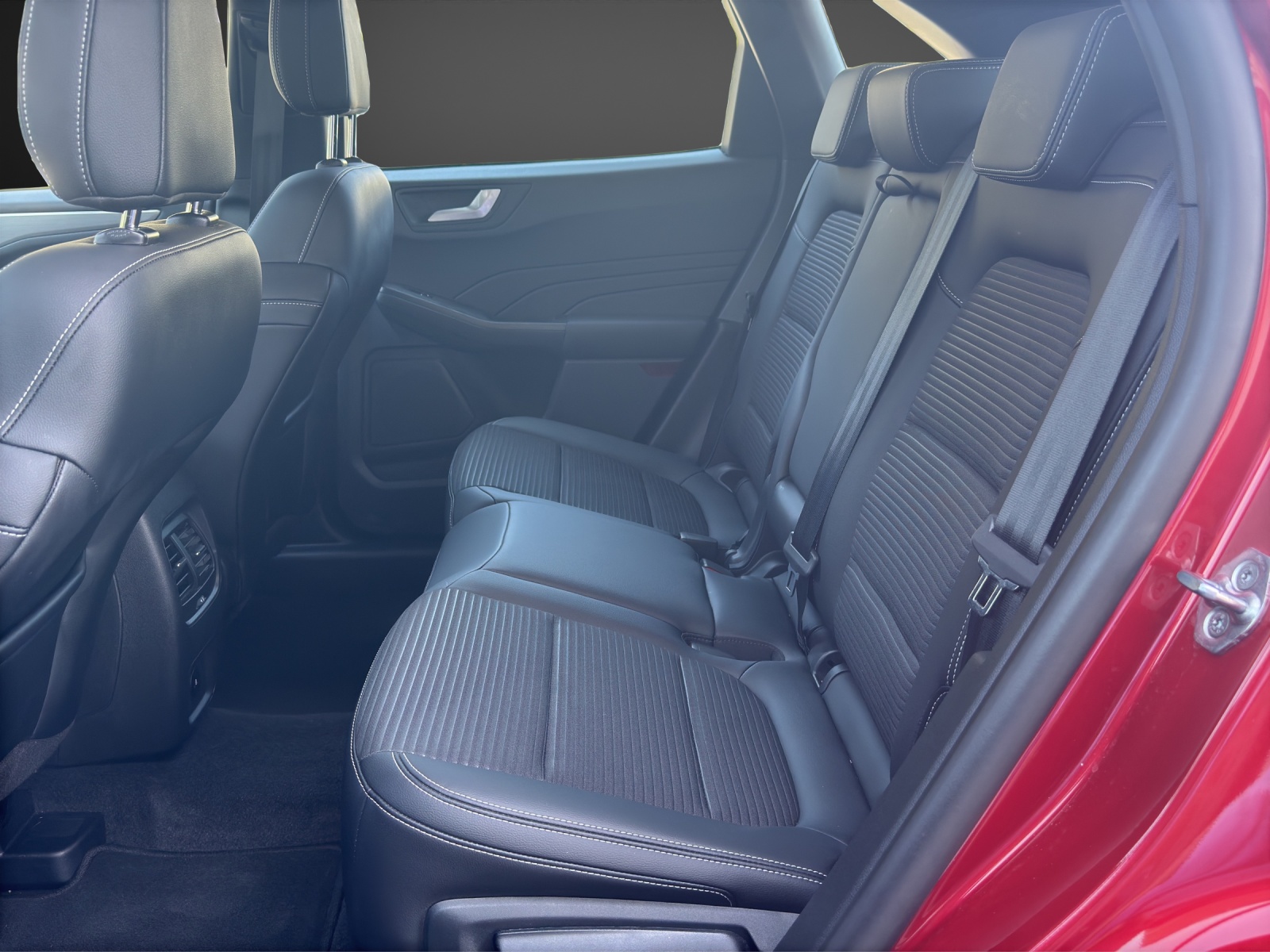 FORD Kuga 2.5 PHEV Titanium FWD-image-8