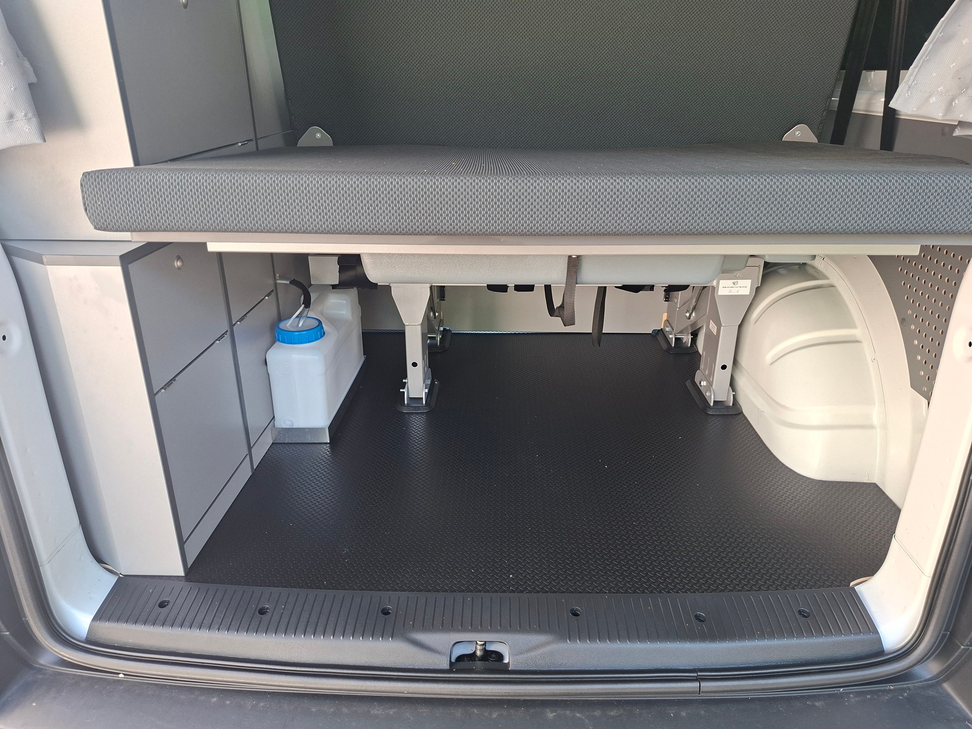VW T6 2.0 TDI 150PS 4M 4X4 MareMonti COMFORT Camper 5Sitze-image-11