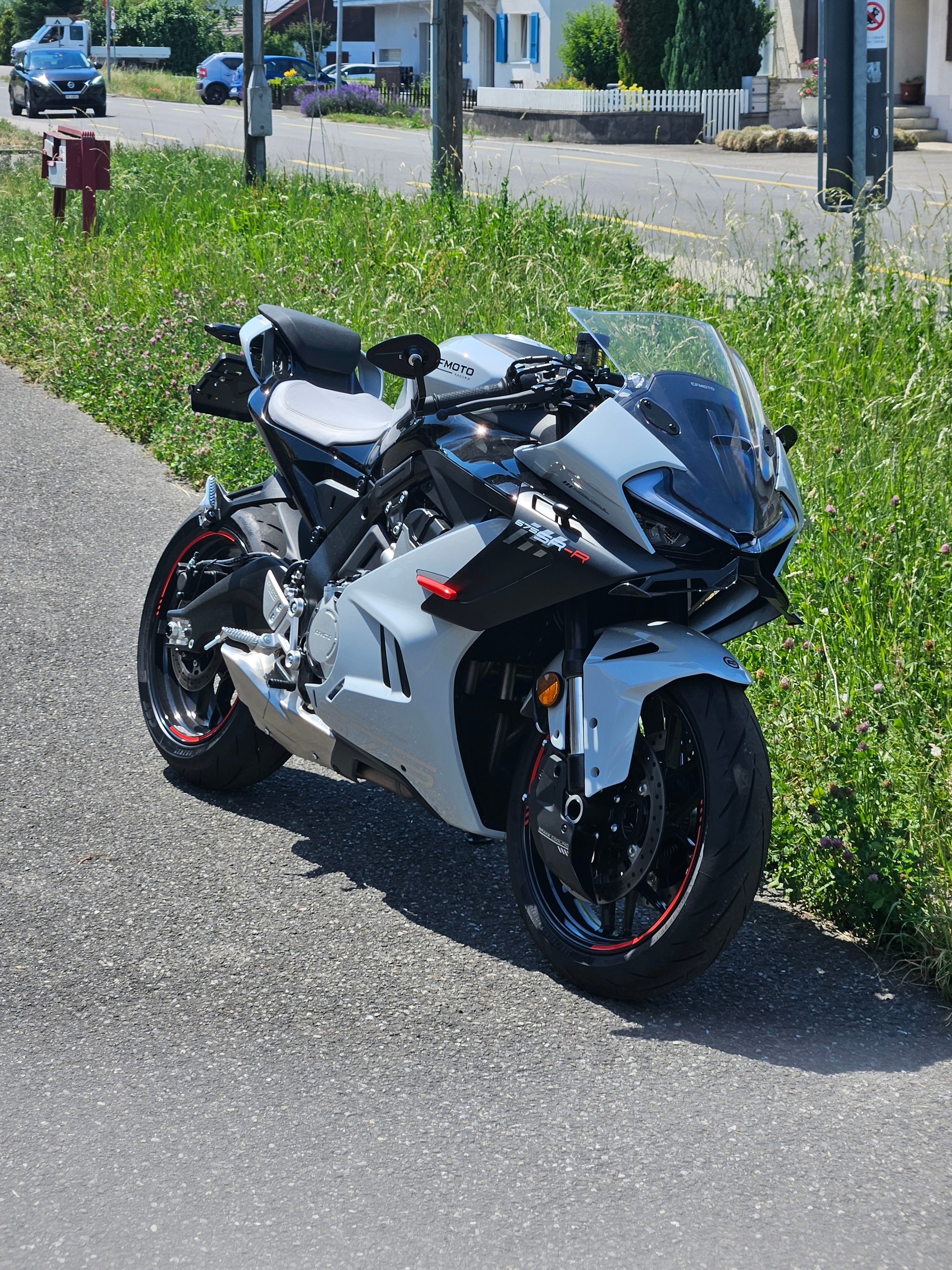 CF MOTO 675 SR-R
