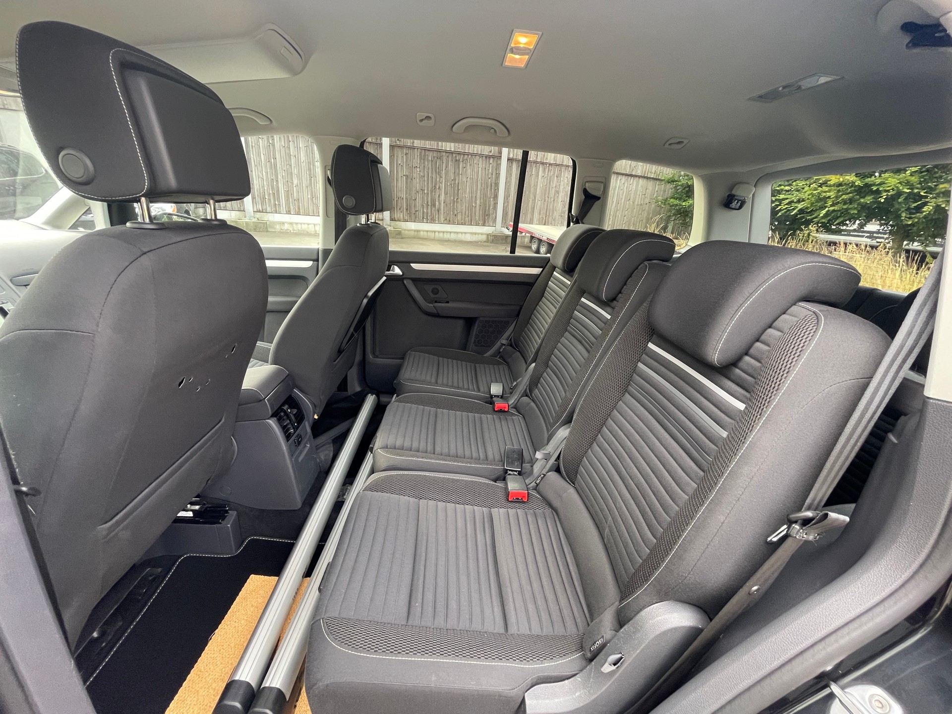 VW Touran 1.4 TSI Cup DSG-image-22
