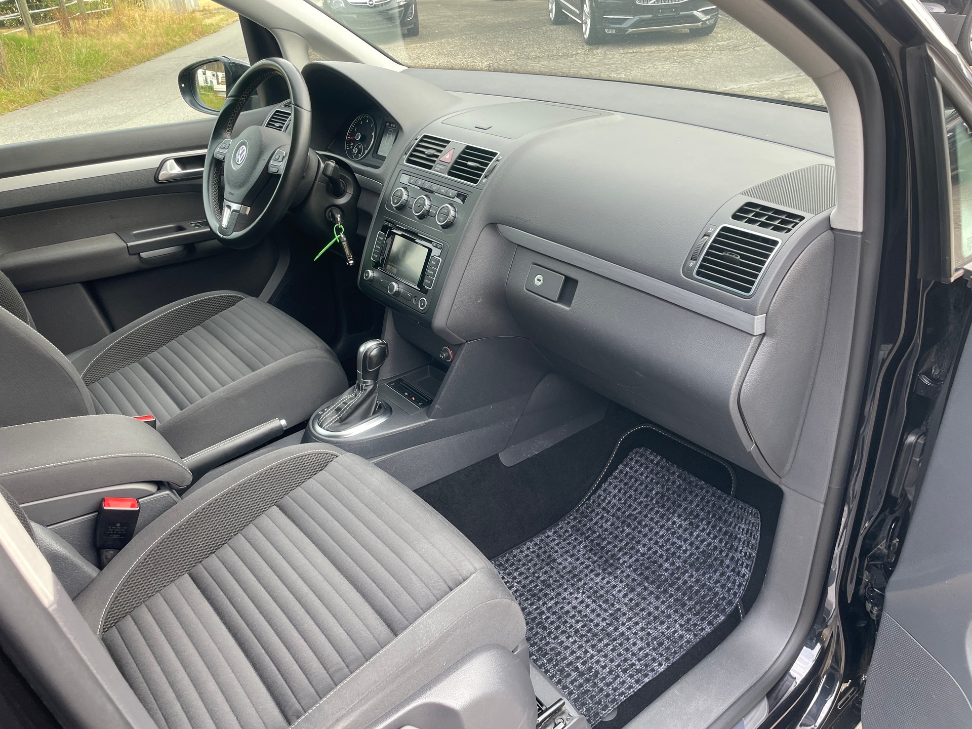 VW Touran 1.4 TSI Cup DSG-image-19