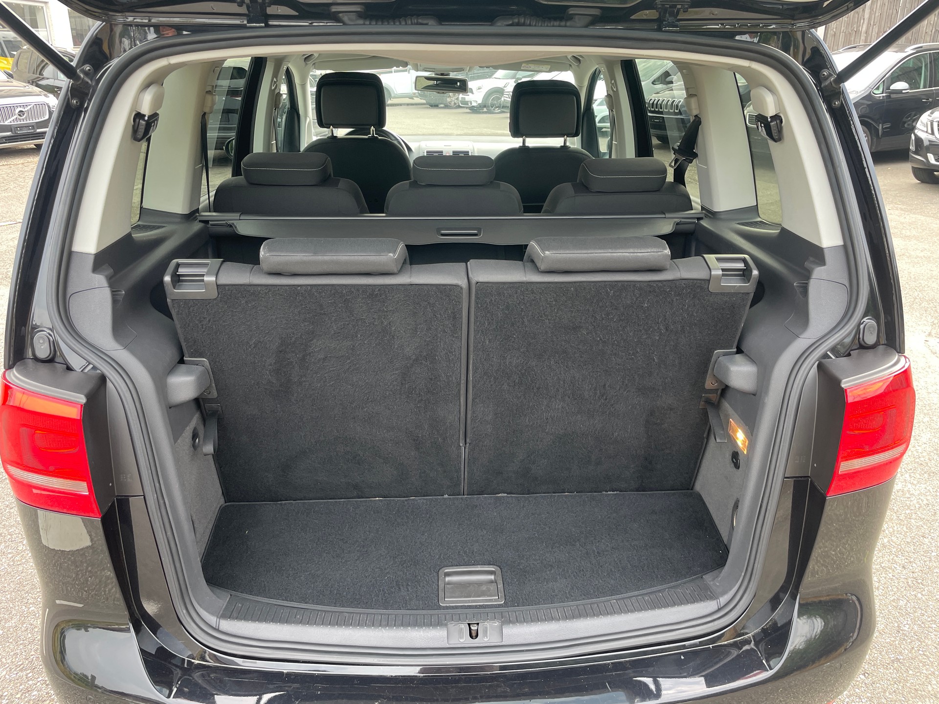 VW Touran 1.4 TSI Cup DSG-image-23