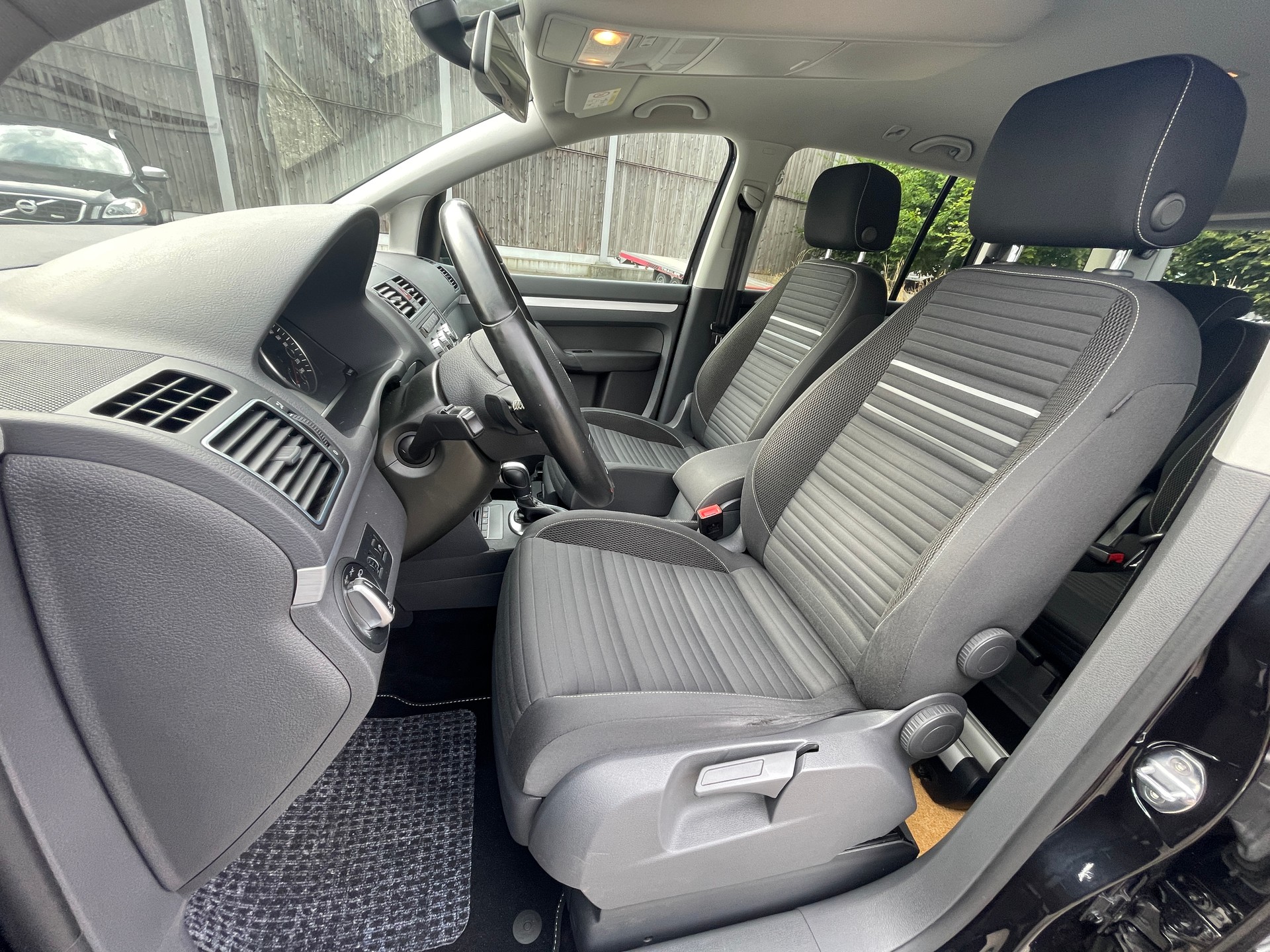 VW Touran 1.4 TSI Cup DSG-image-14