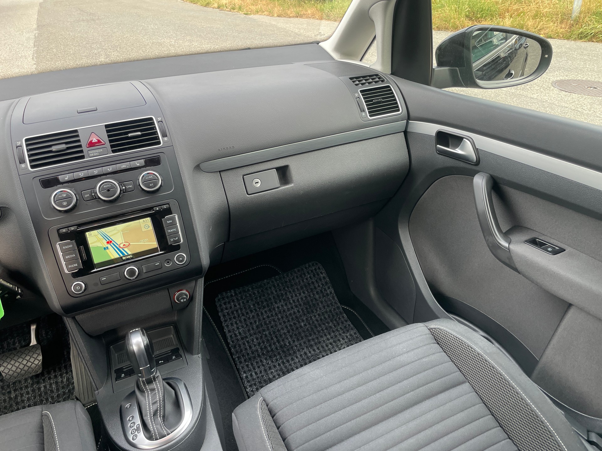 VW Touran 1.4 TSI Cup DSG-image-18