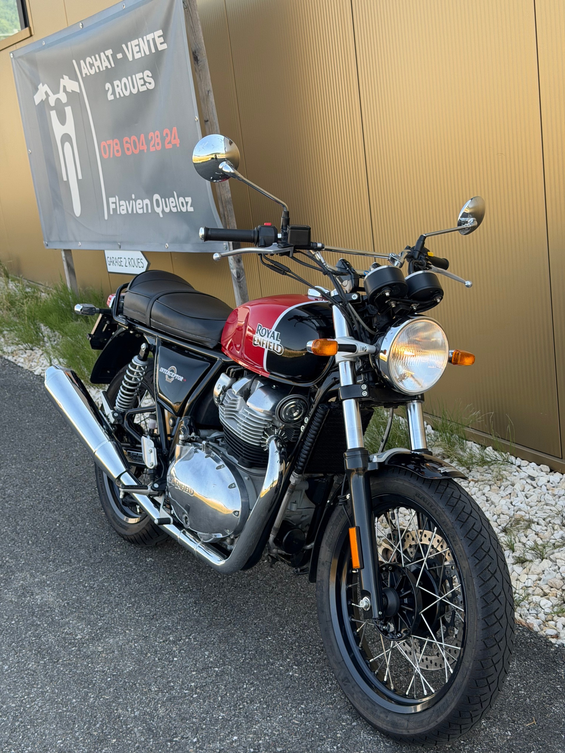 ROYAL ENFIELD Interceptor 650 Standard