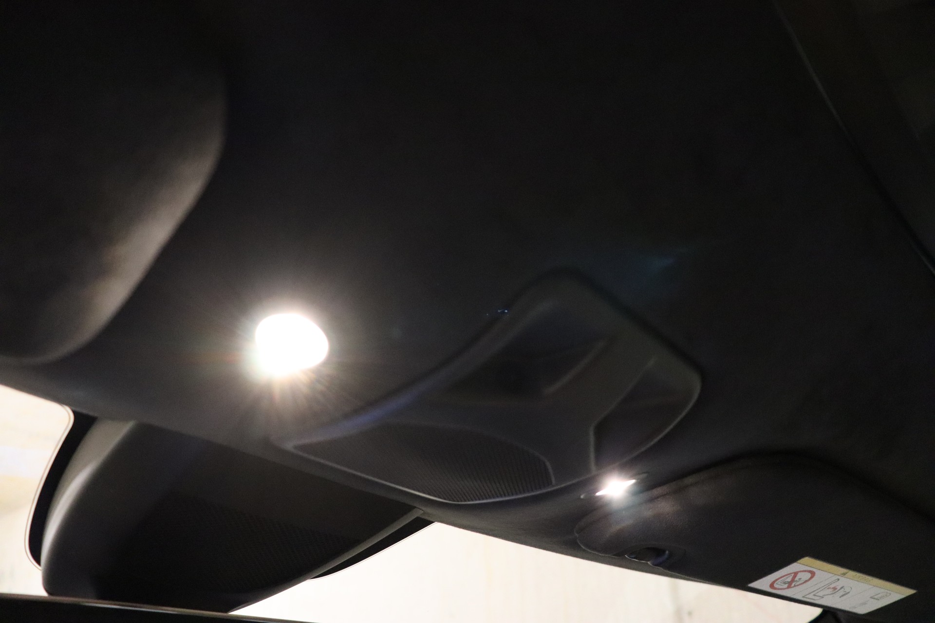TESLA Model S 85 D Performance-image-23