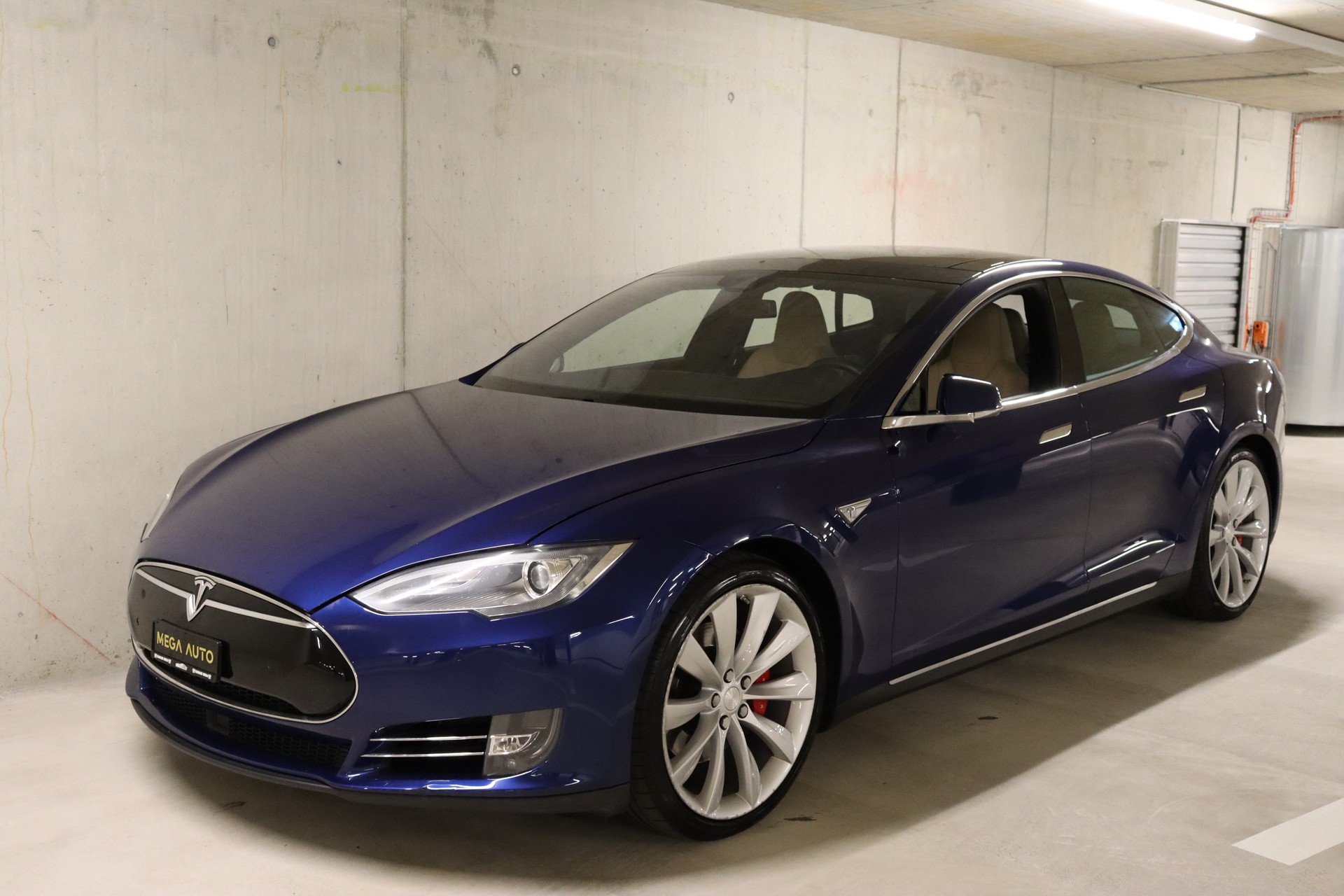 TESLA Model S 85 D Performance-image-0