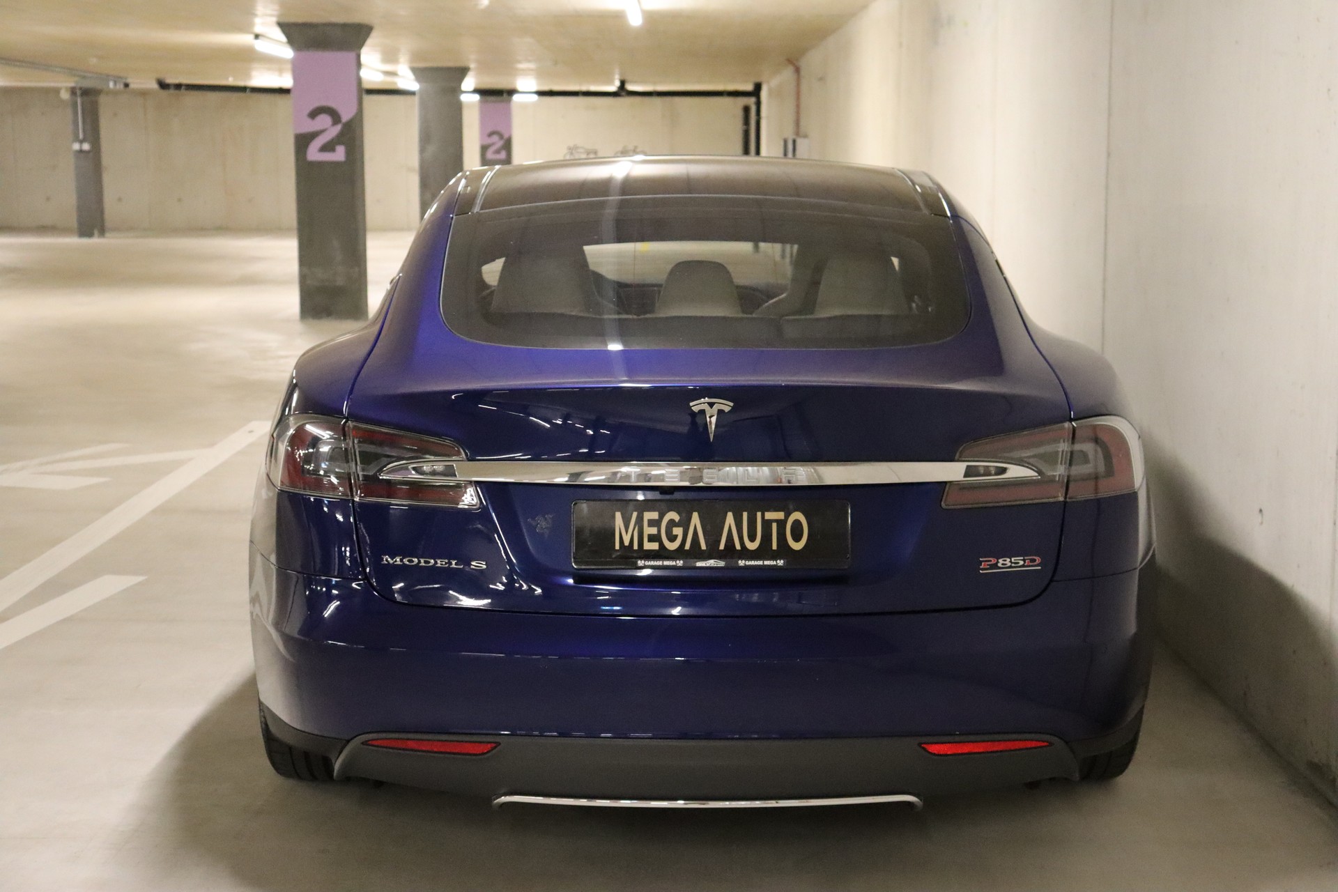TESLA Model S 85 D Performance-image-8