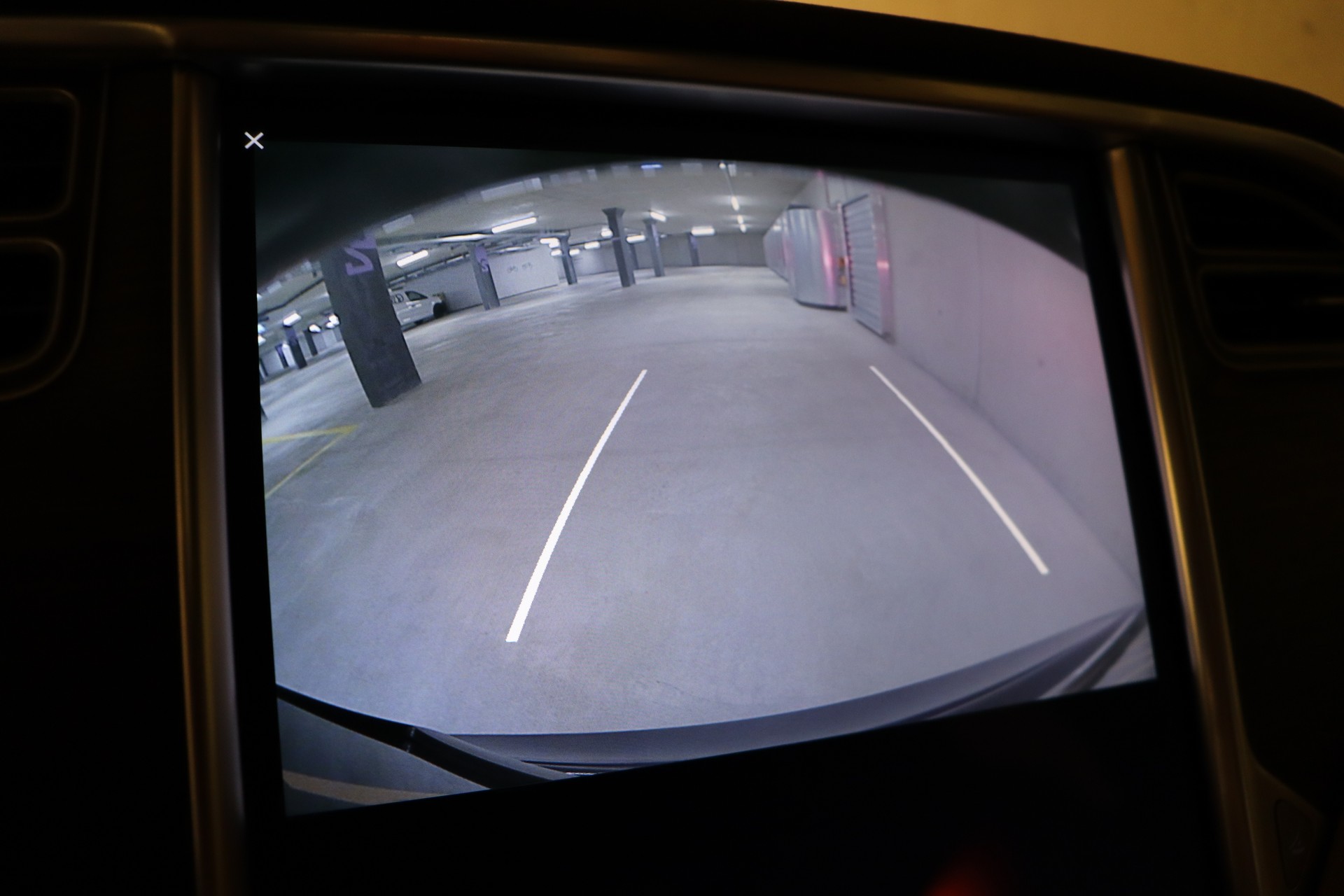 TESLA Model S 85 D Performance-image-20