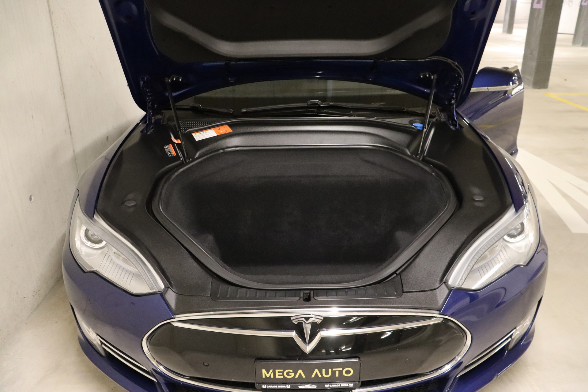 TESLA Model S 85 D Performance-image-25