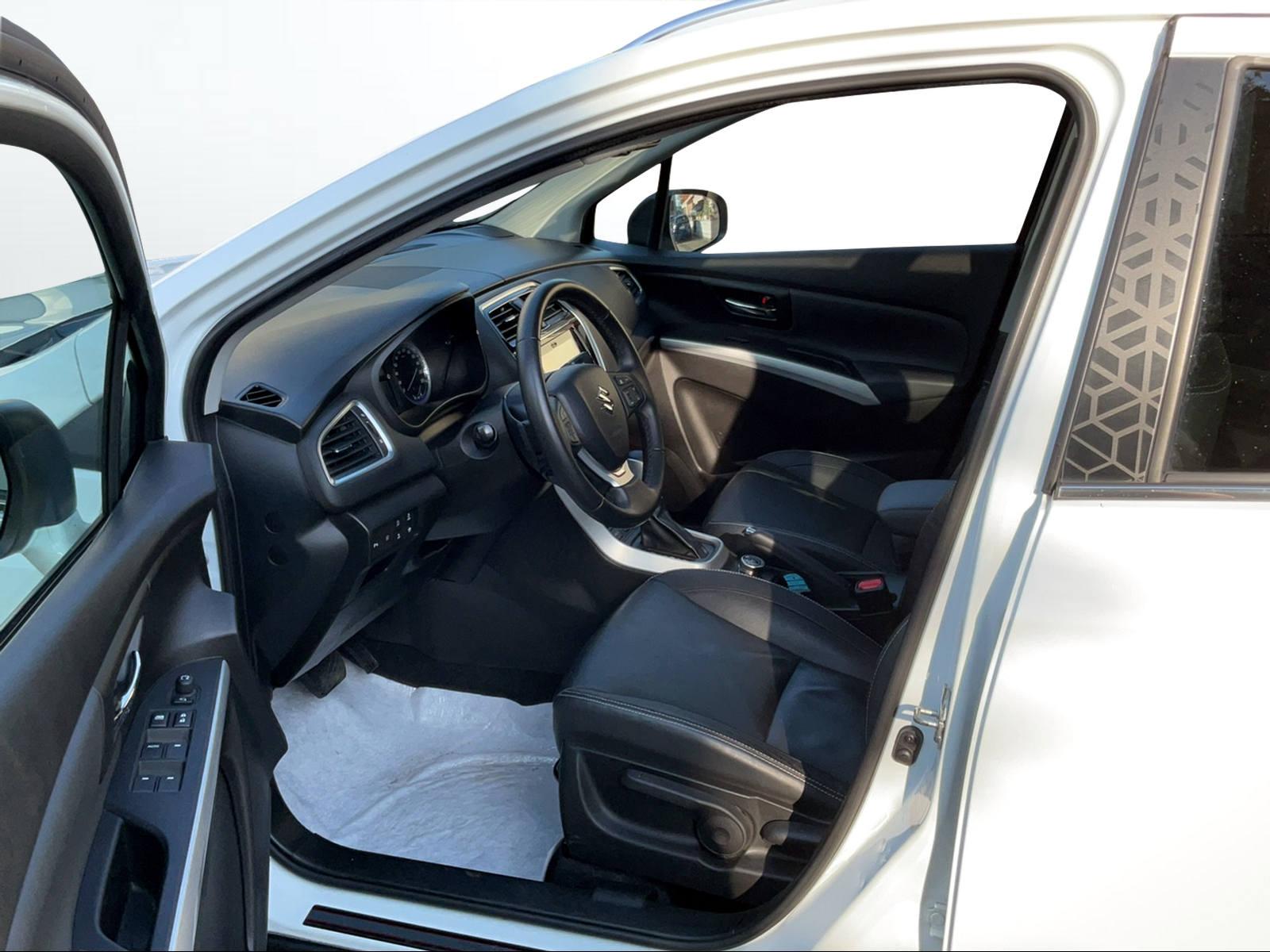 SUZUKI SX4 S-Cross 1.4 T Piz Sulai Top 4x4-image-8