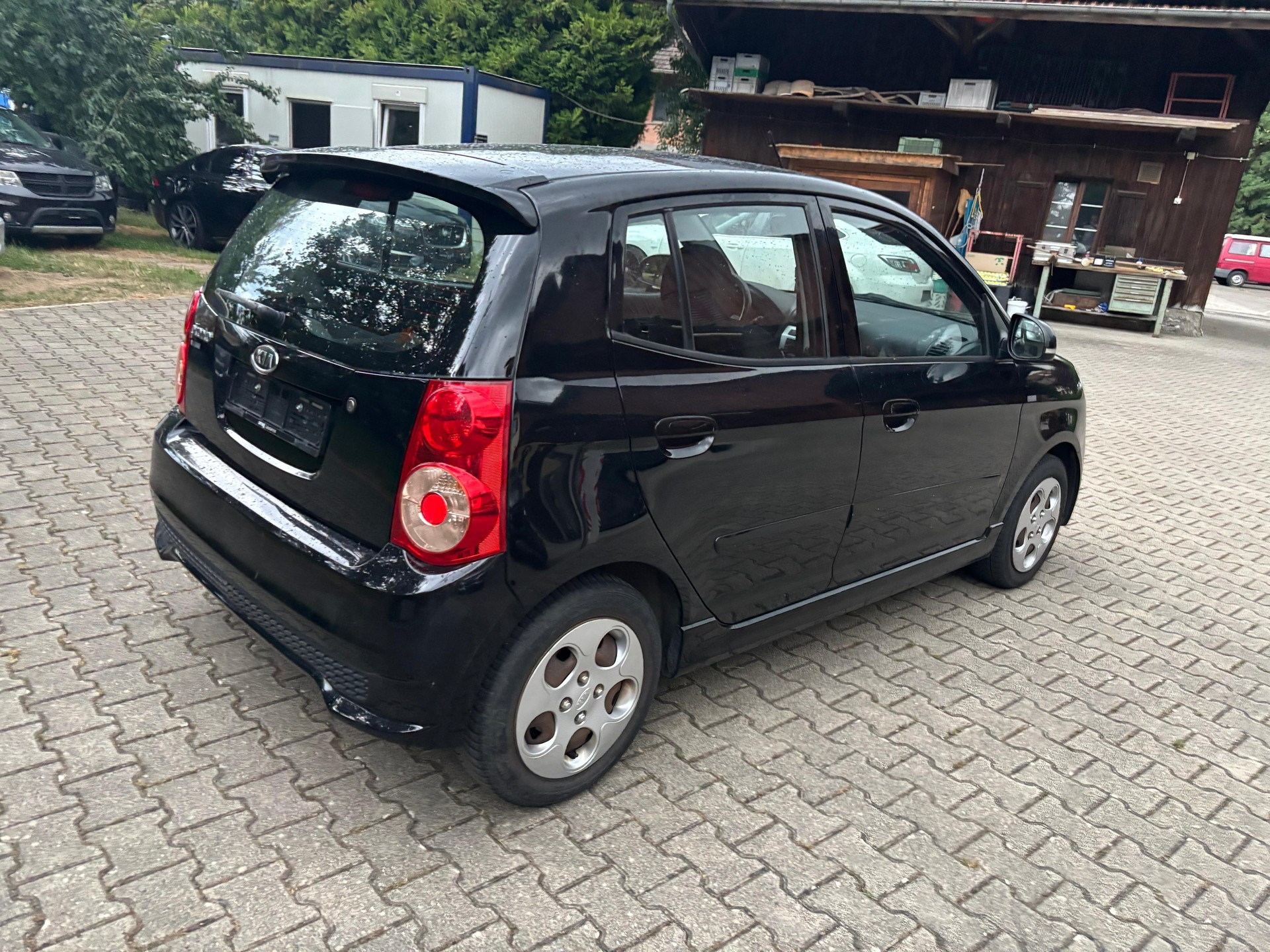 KIA Picanto 1.0 _seven-image-1