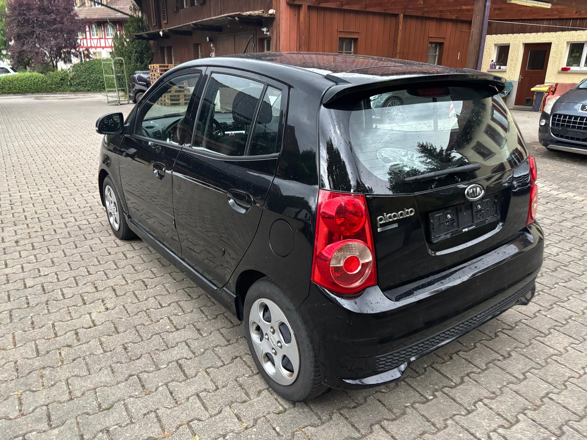 KIA Picanto 1.0 _seven-image-2