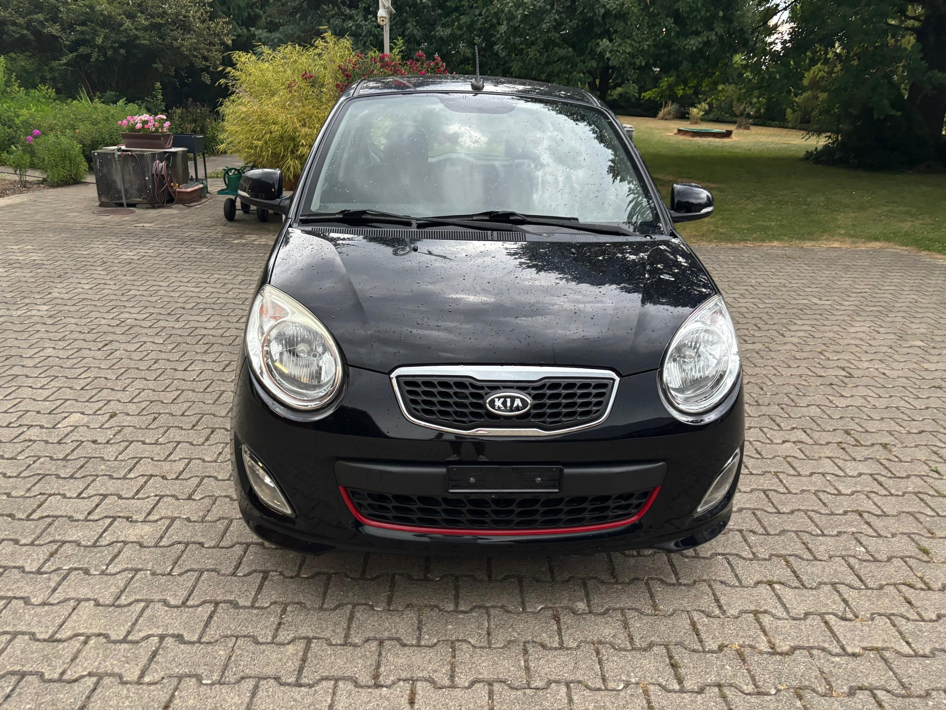 KIA Picanto 1.0 _seven-image-0