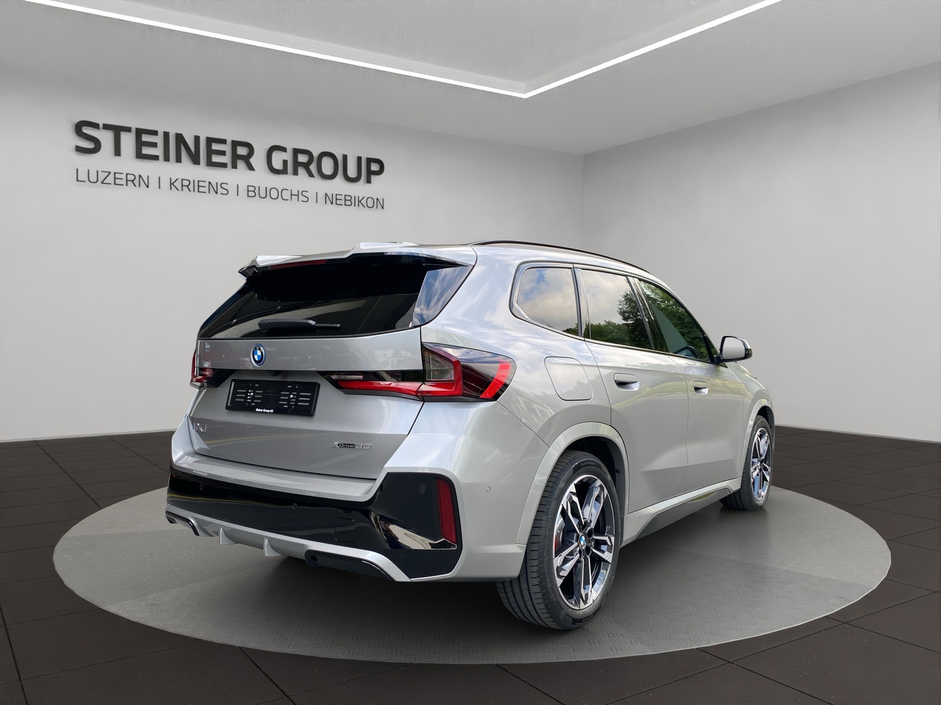 BMW iX1 xDrive 30 M Sport Pro-image-4
