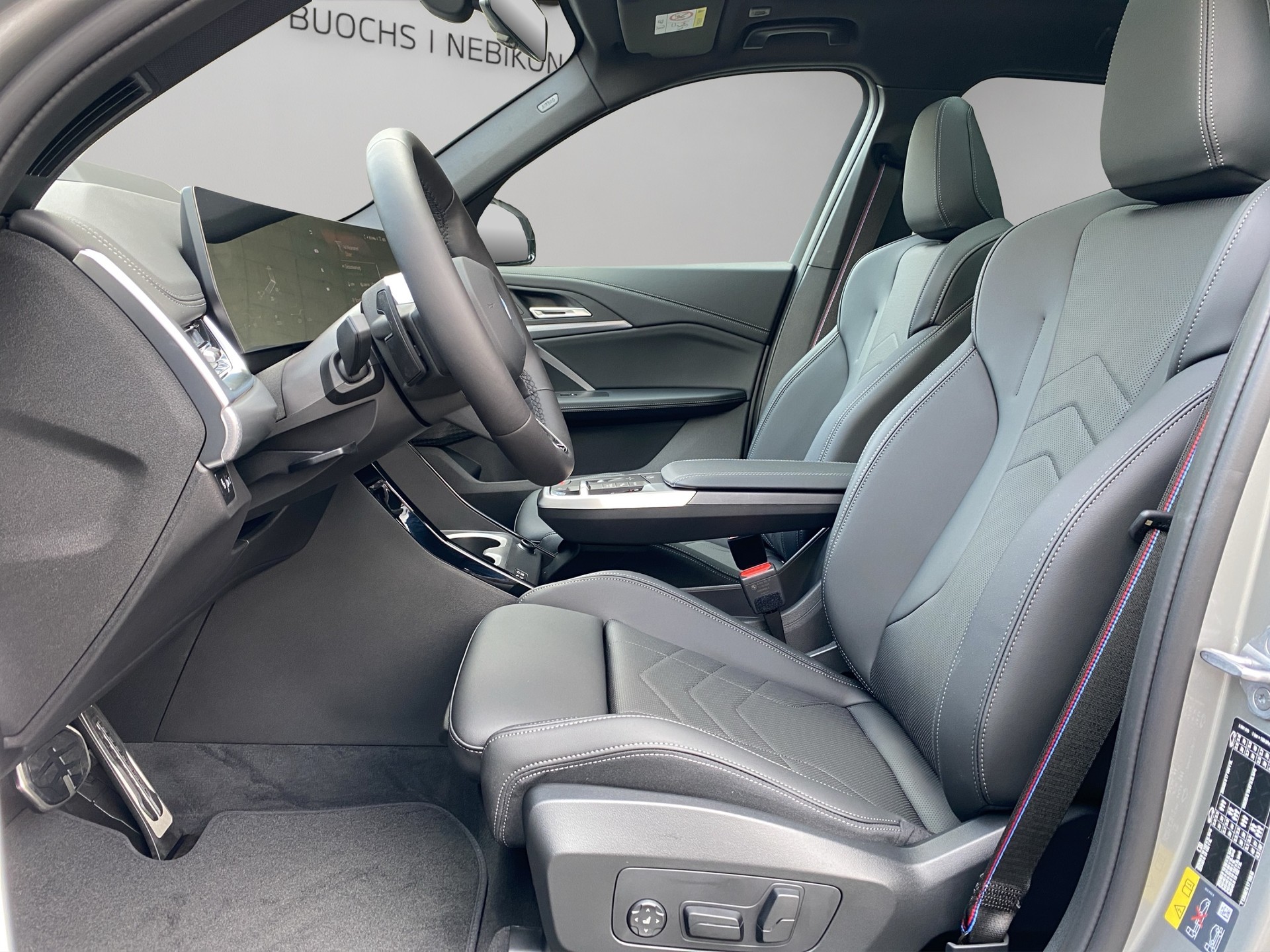 BMW iX1 xDrive 30 M Sport Pro-image-9