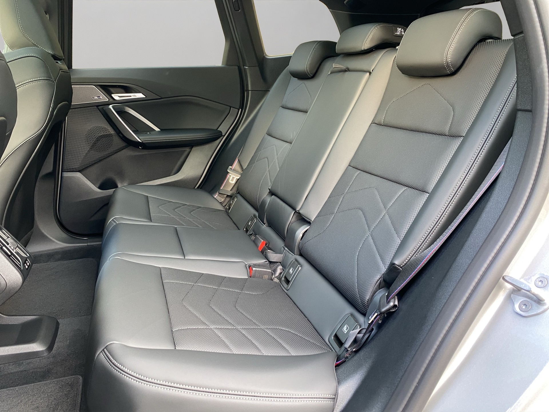 BMW iX1 xDrive 30 M Sport Pro-image-17