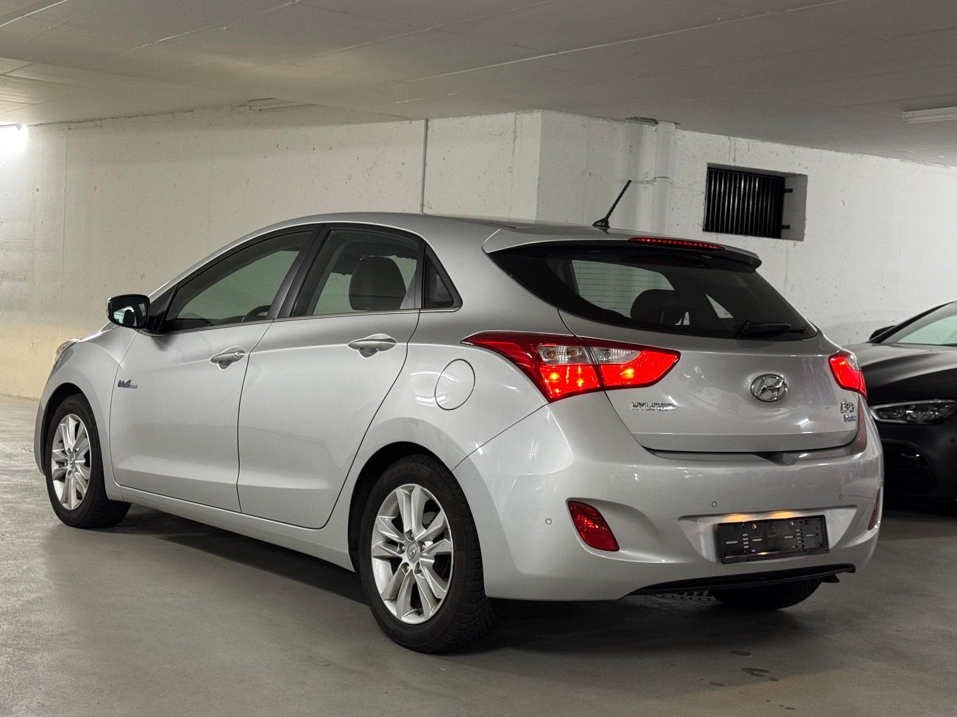 HYUNDAI i30 1.6 GDI Premium 1-Hand-image-4