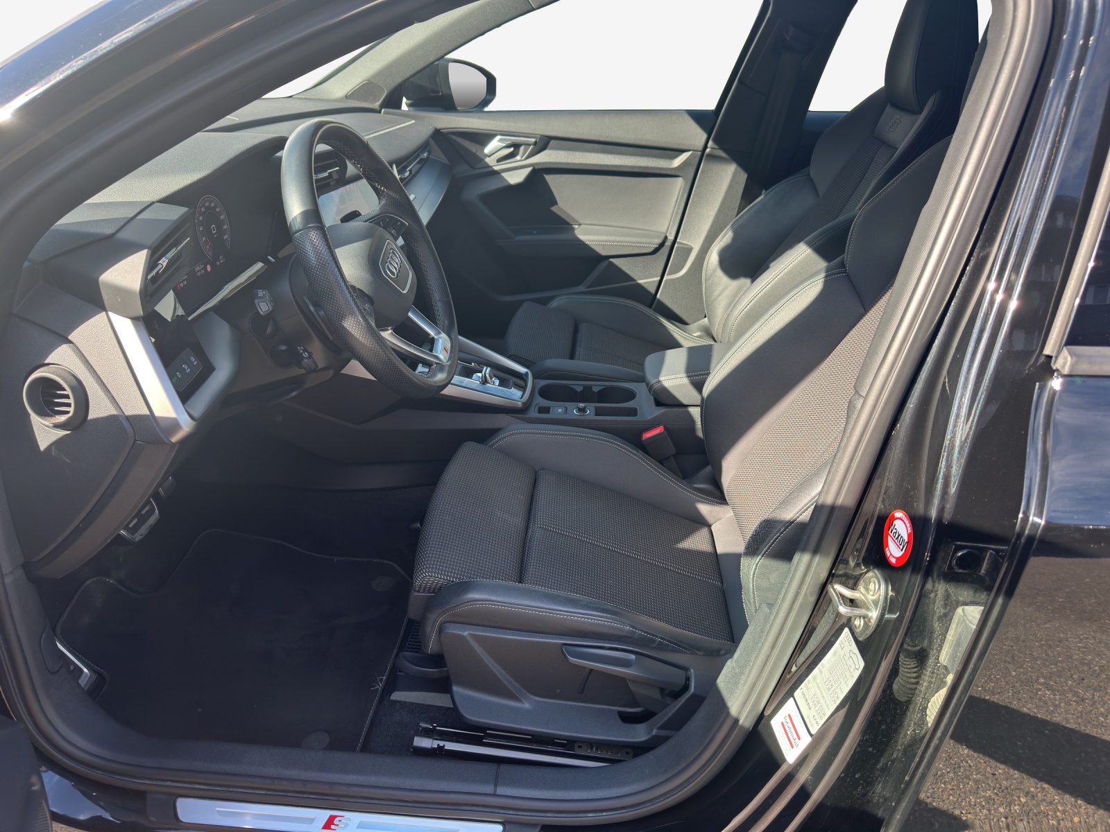 AUDI A3 Sportback 35 TFSI Attraction S-tronic-image-7