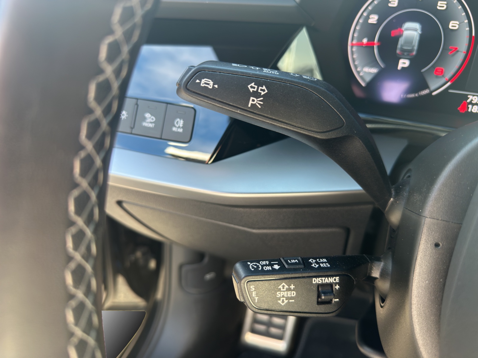 AUDI A3 Sportback 35 TFSI Attraction S-tronic-image-13