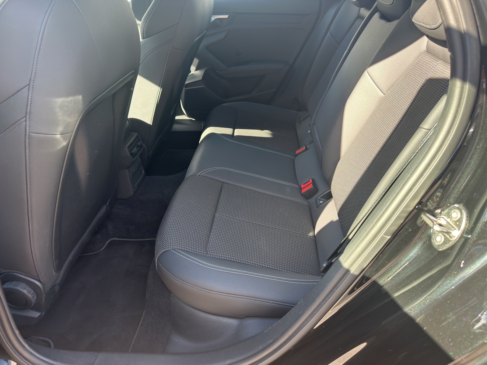 AUDI A3 Sportback 35 TFSI Attraction S-tronic-image-11