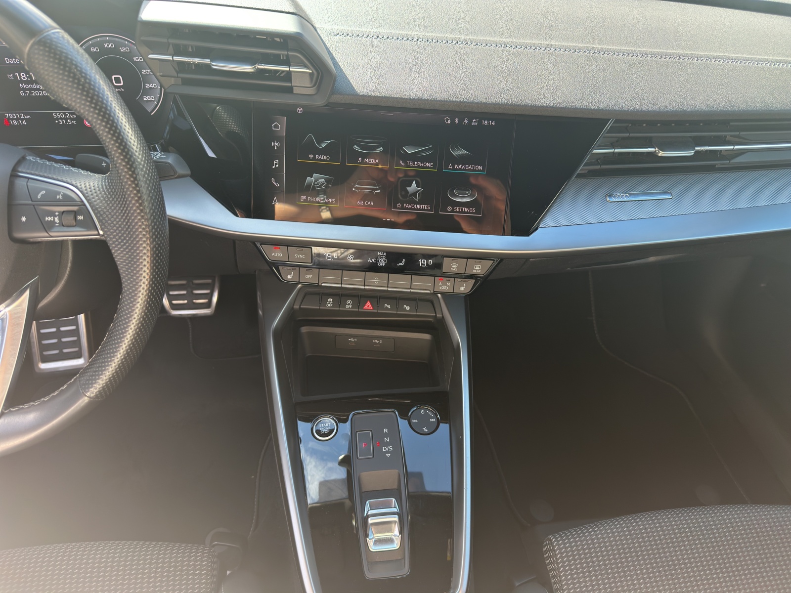 AUDI A3 Sportback 35 TFSI Attraction S-tronic-image-10