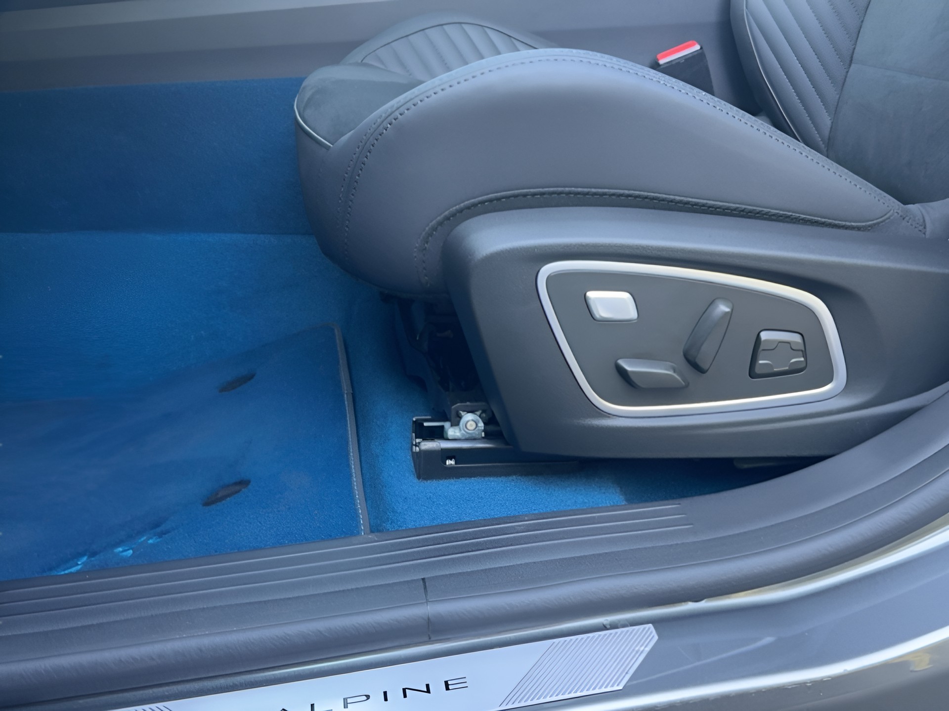 RENAULT Rafale 1.2 E-Tech Plug-in Hybrid 300 4x4 Esprit Alpine-image-18