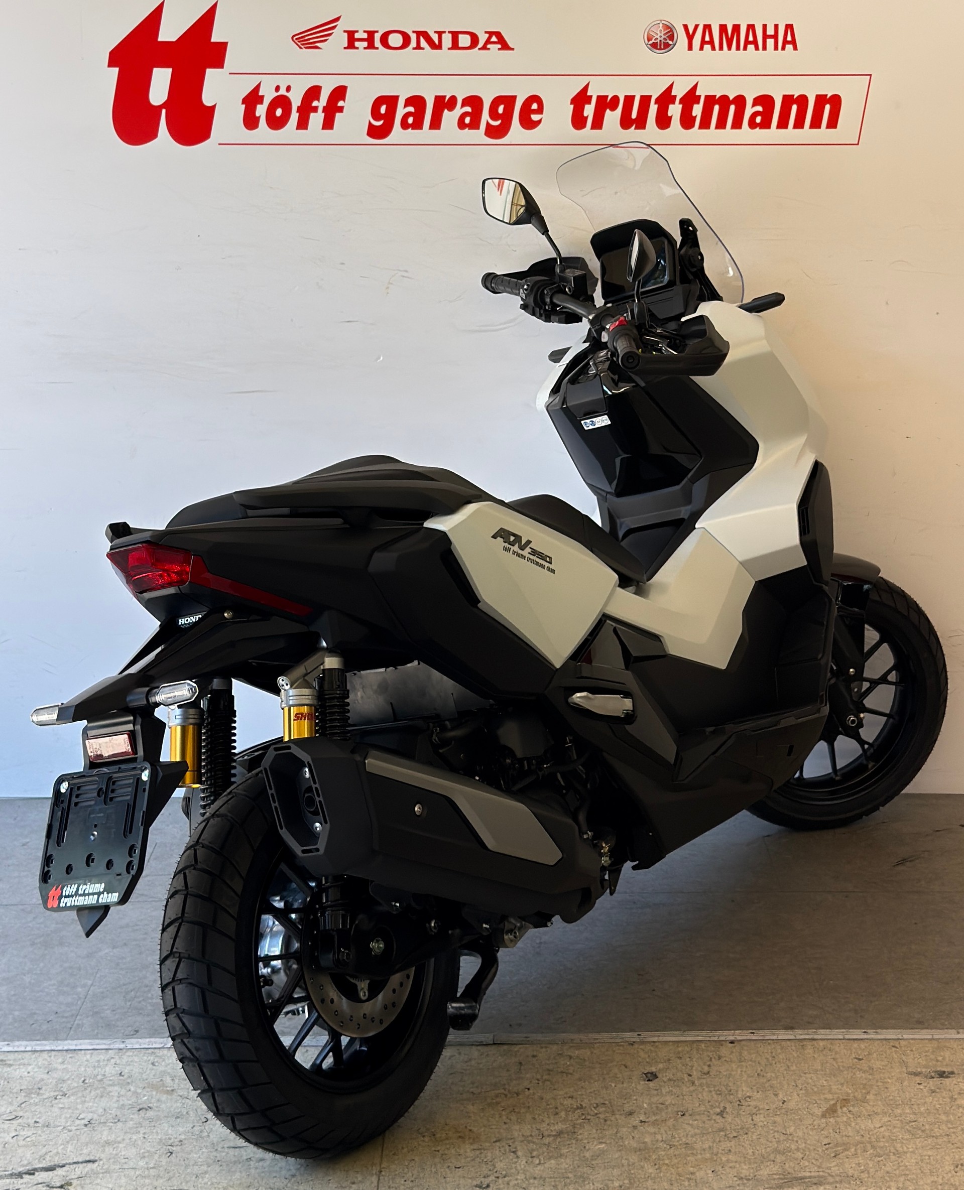 HONDA ADV 350-showroom-element-2