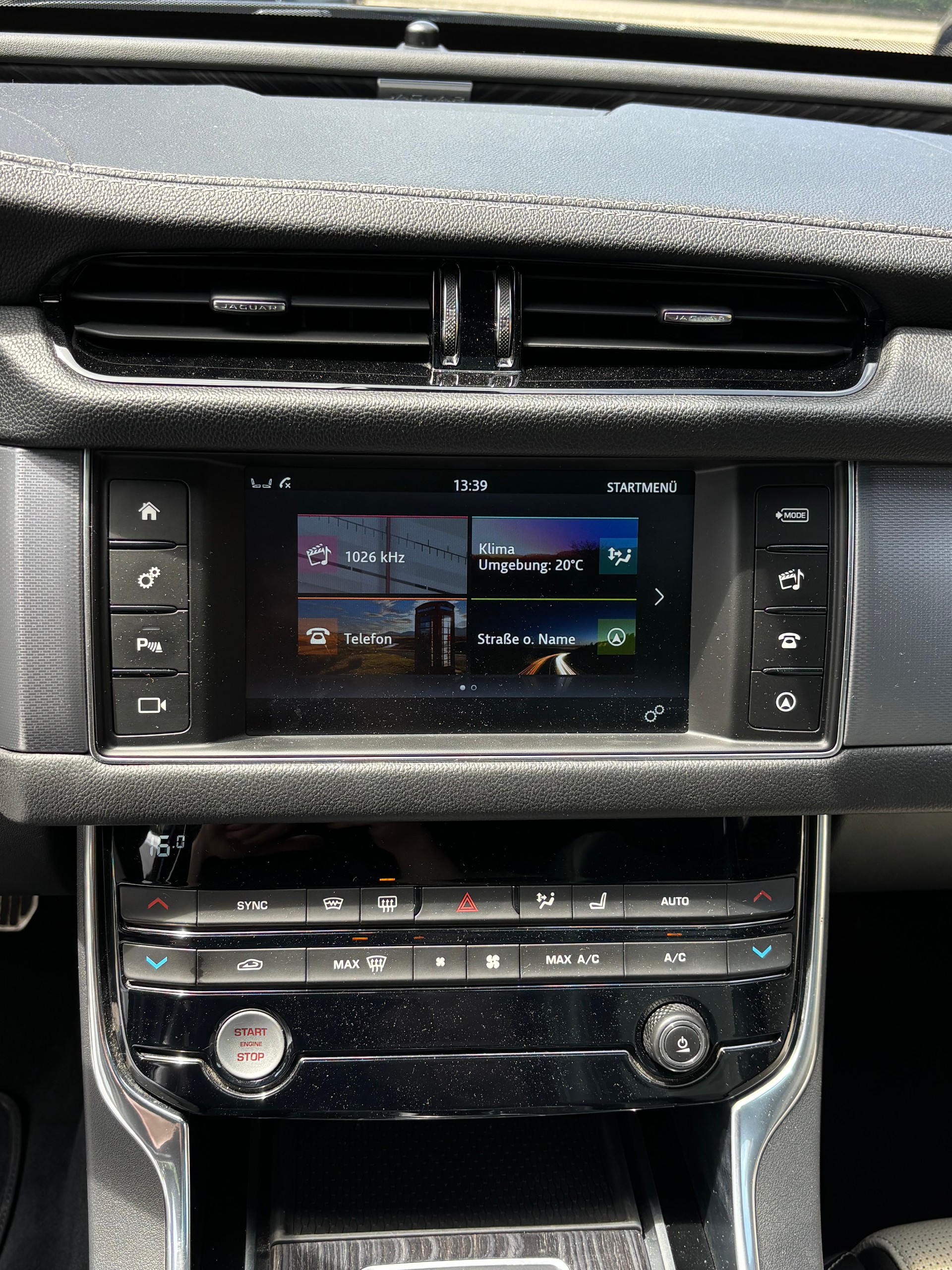 JAGUAR XF 30d R-Sport Automatic-image-7