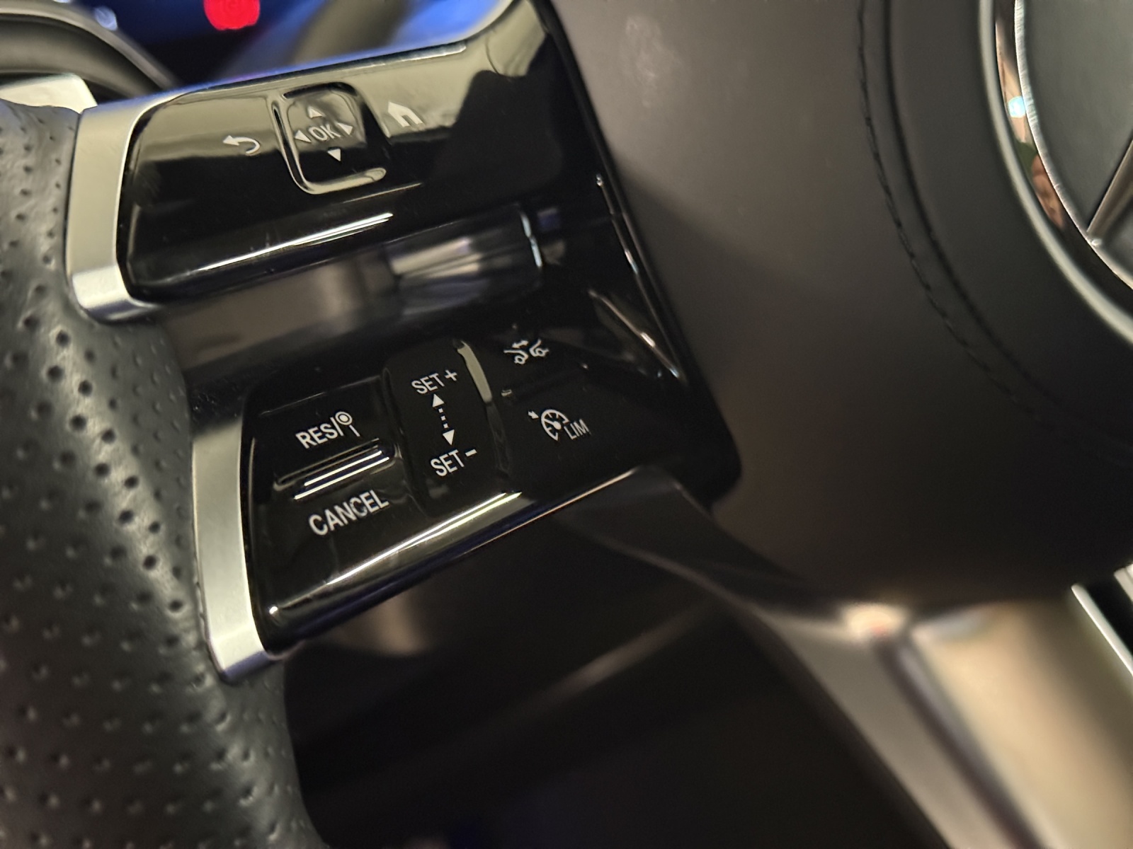 MERCEDES-BENZ GLE 400 e EQ Hybrid 4Matic 9G-Tronic EQ Star-image-19