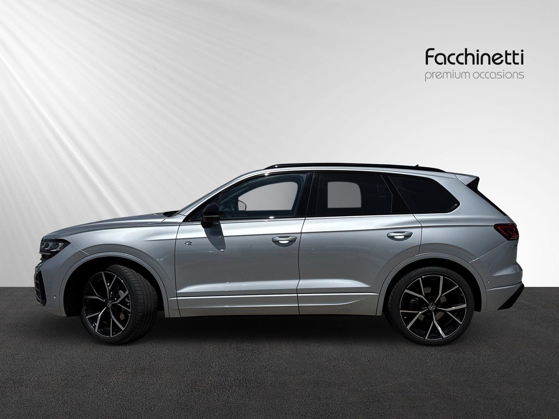 VW Touareg 3.0 TDI R-Line Tiptronic-showroom-element-1