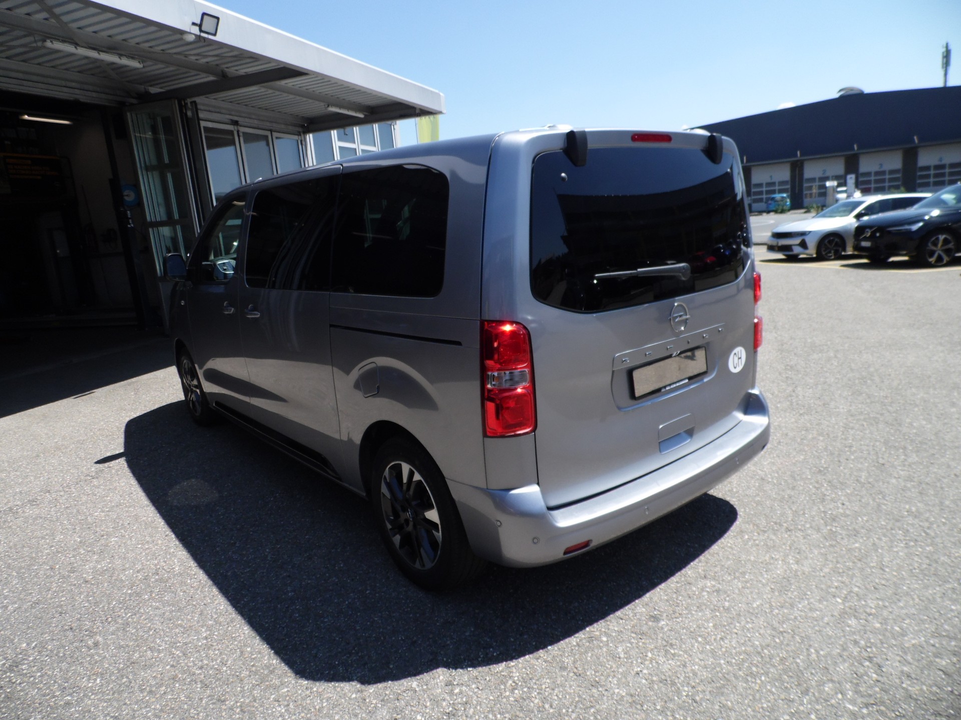 OPEL Zafira Life 2.0 CDTI Business Edition M Automatik-image-2