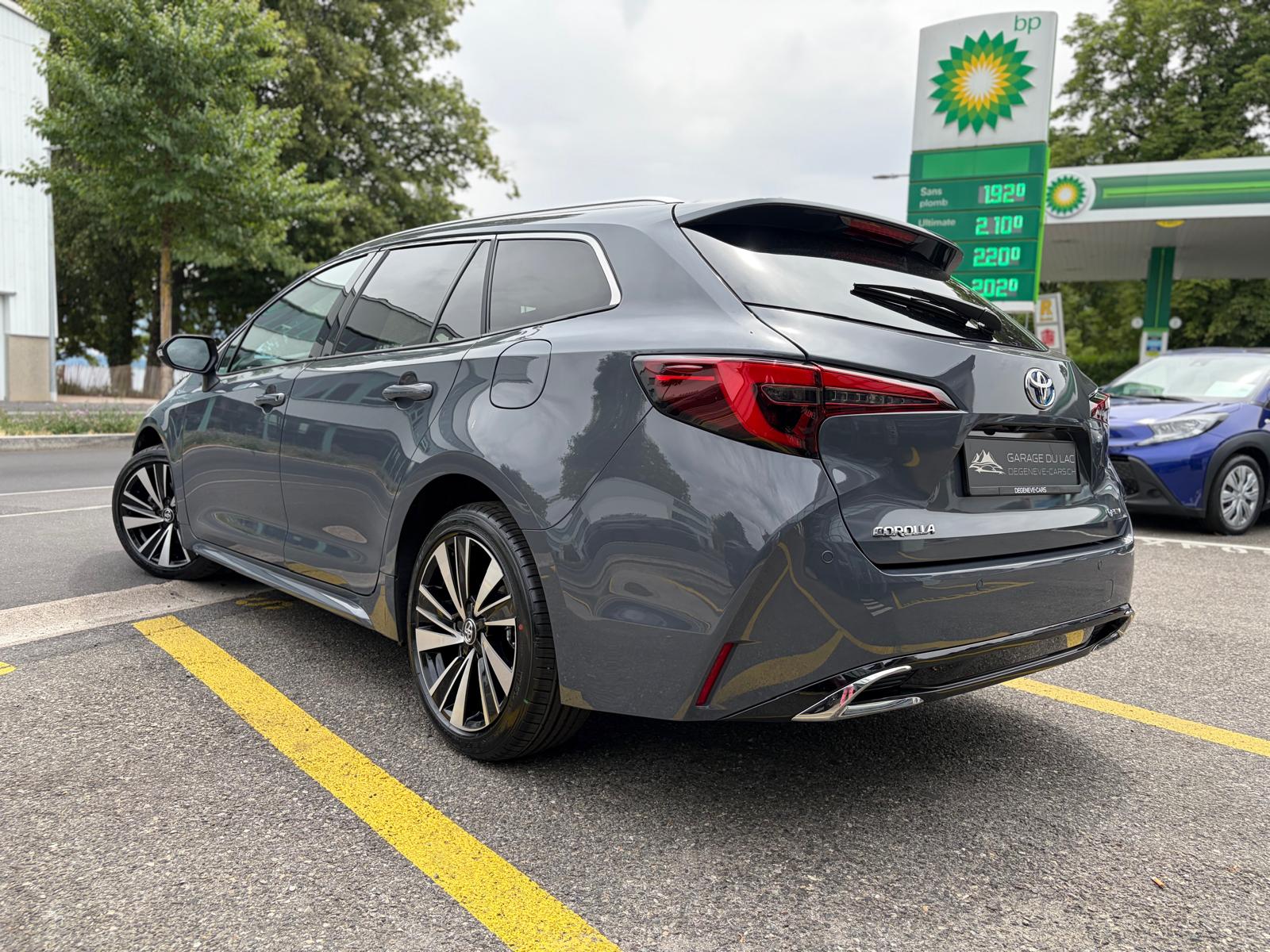 TOYOTA Corolla Touring Sports 1.8 HSD Trend e-CVT-image-2