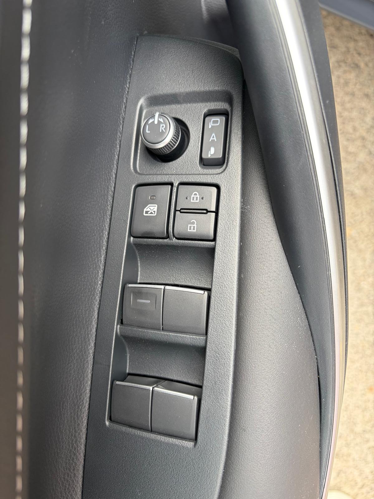 TOYOTA Corolla Touring Sports 1.8 HSD Trend e-CVT-image-18