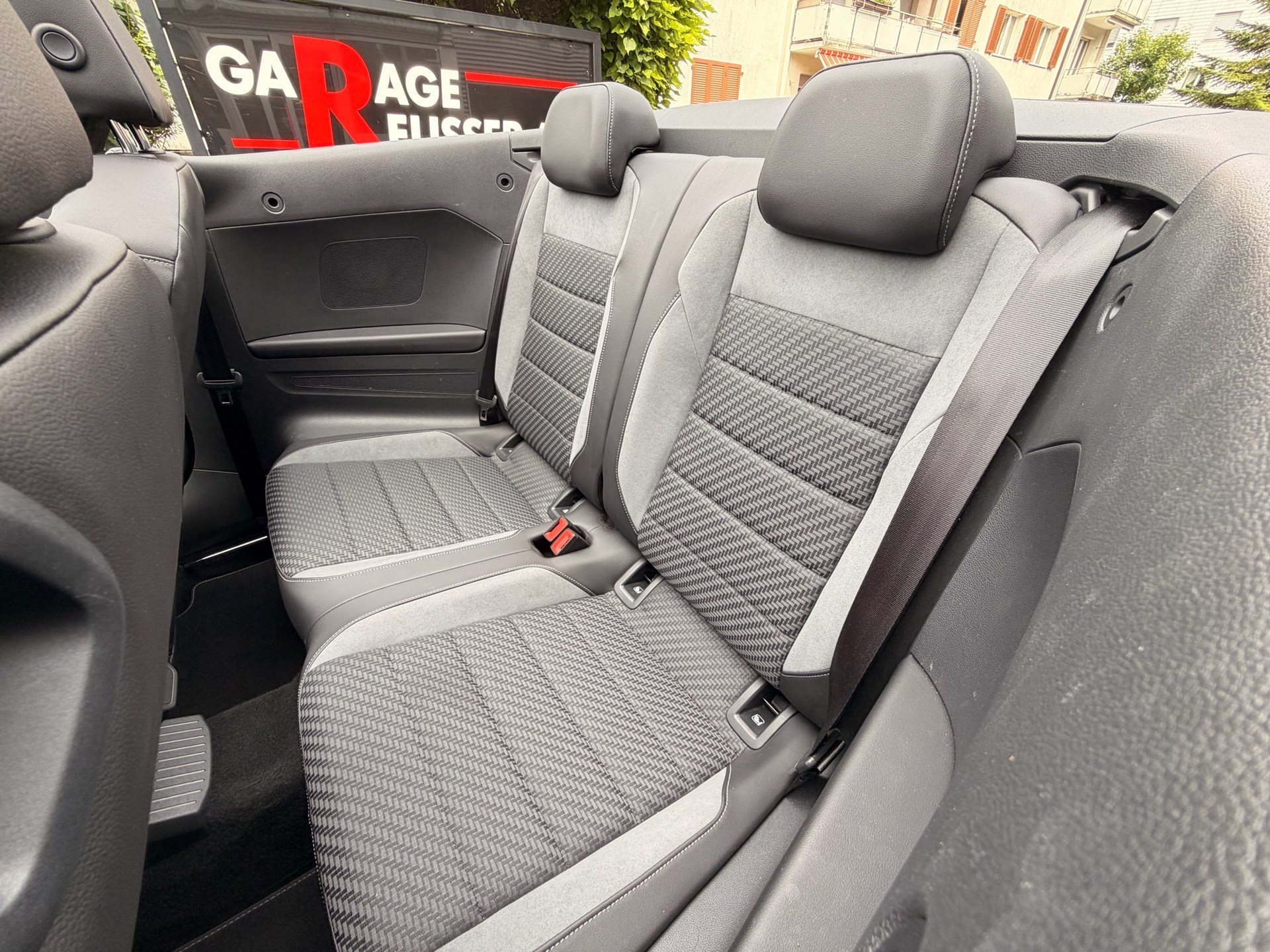 VW T-Roc CABRIOLET 1.5 TSI 150PS R-LINE *** ANHÄNGEKUPPLUNG ***-image-26