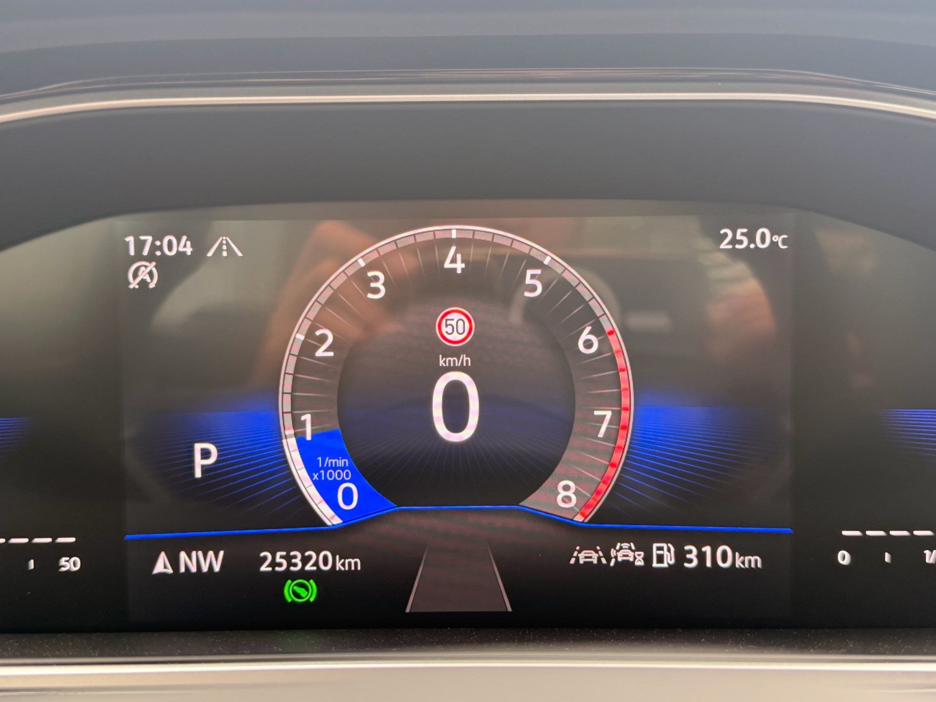VW T-Roc CABRIOLET 1.5 TSI 150PS R-LINE *** ANHÄNGEKUPPLUNG ***-image-10
