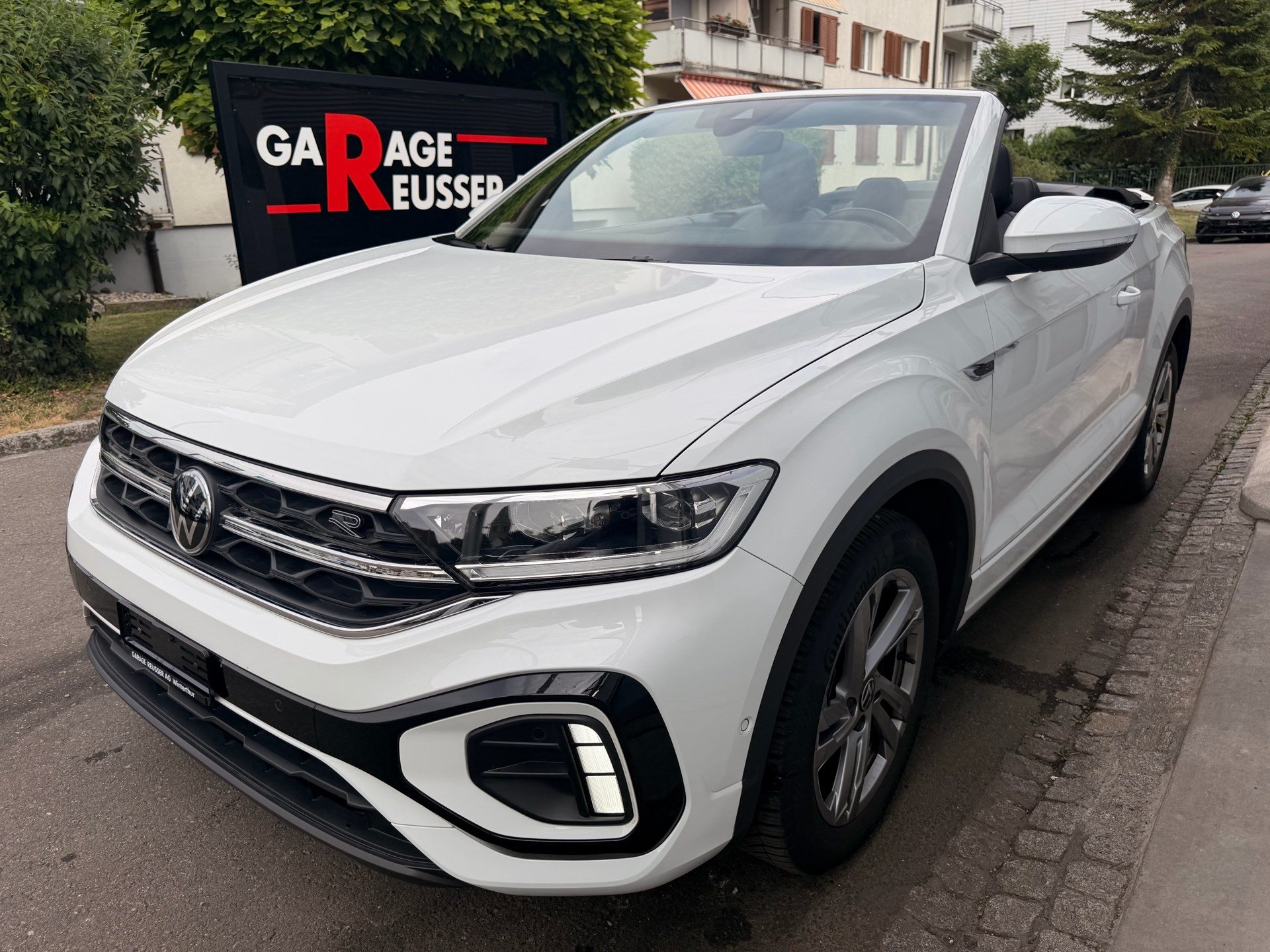 VW T-Roc CABRIOLET 1.5 TSI 150PS R-LINE *** ANHÄNGEKUPPLUNG ***-image-0