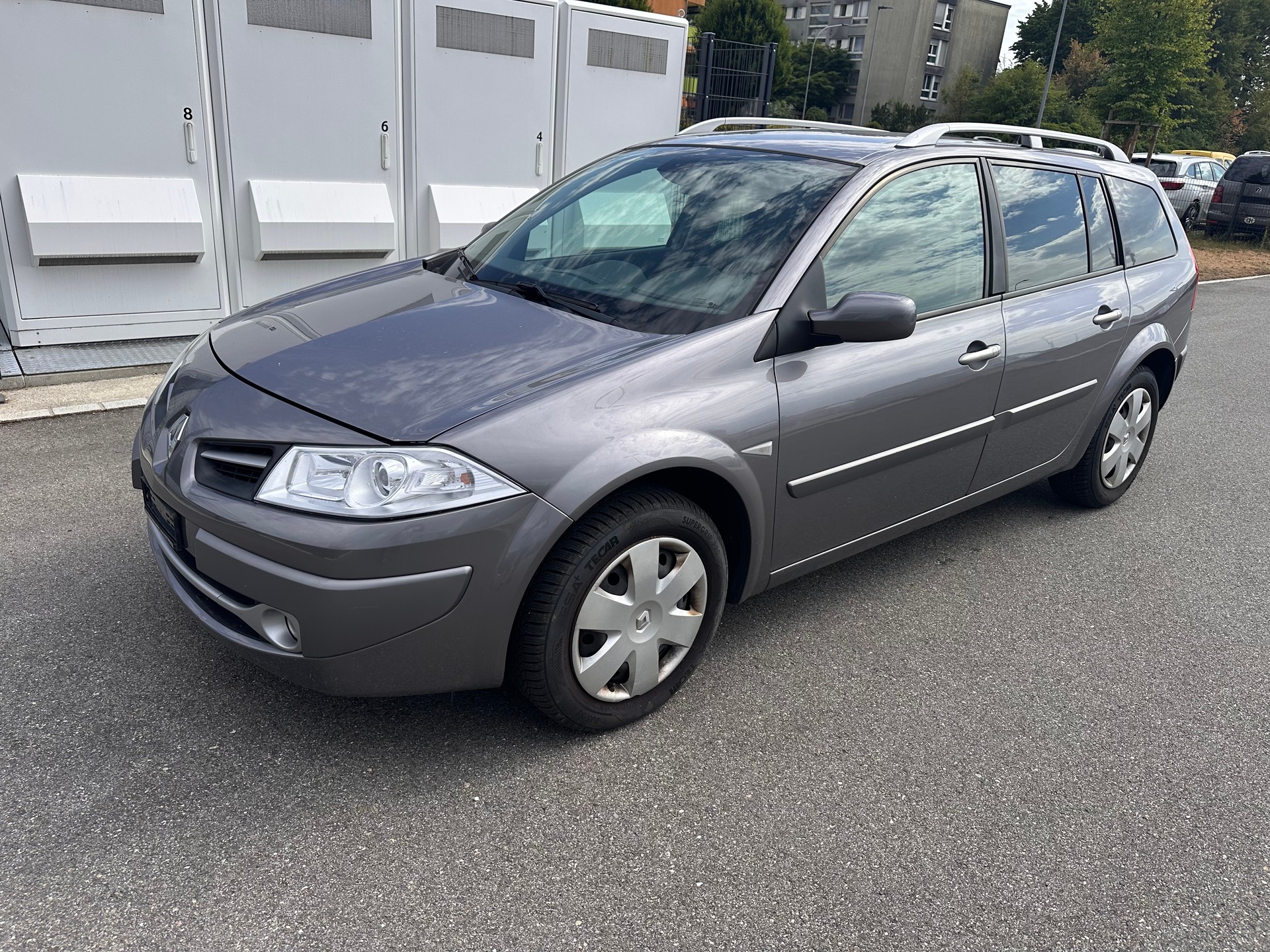 RENAULT Mégane Break 2.0 16V Expression Automatic-image-0