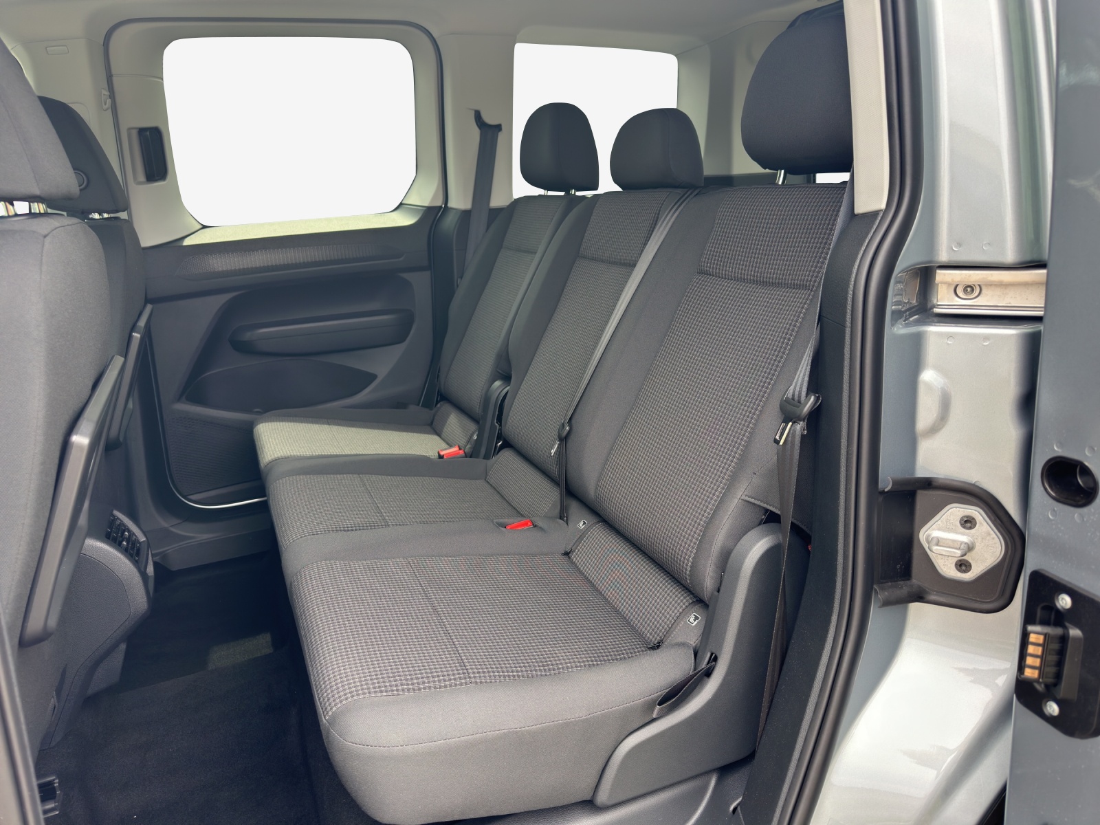 VW Caddy 2.0 TDI Liberty DSG-image-11