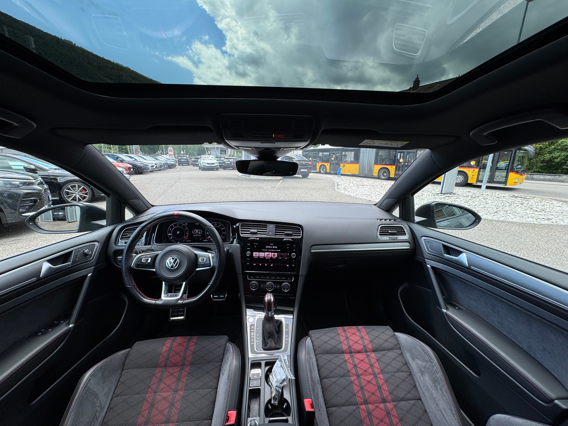 VW Golf 2.0 TSI GTI TCR DSG-image-12
