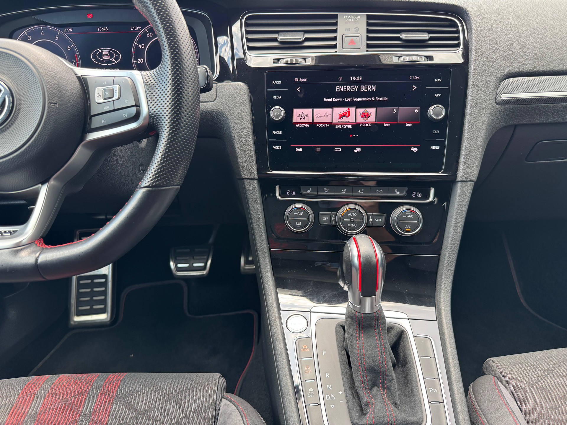 VW Golf 2.0 TSI GTI TCR DSG-image-15