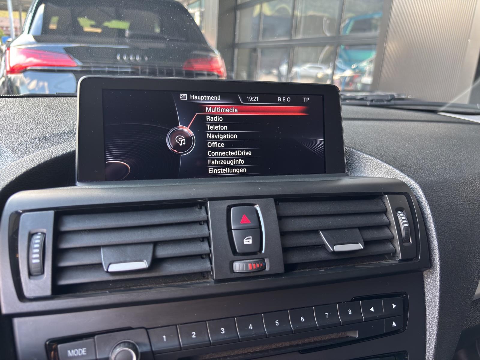 BMW 116i-image-8