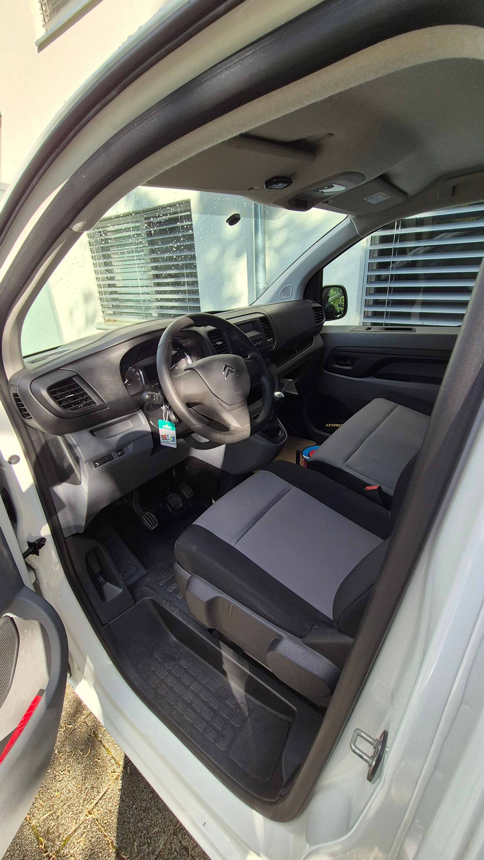CITROEN 1.6 BlueHDi 95 Attraction-image-3