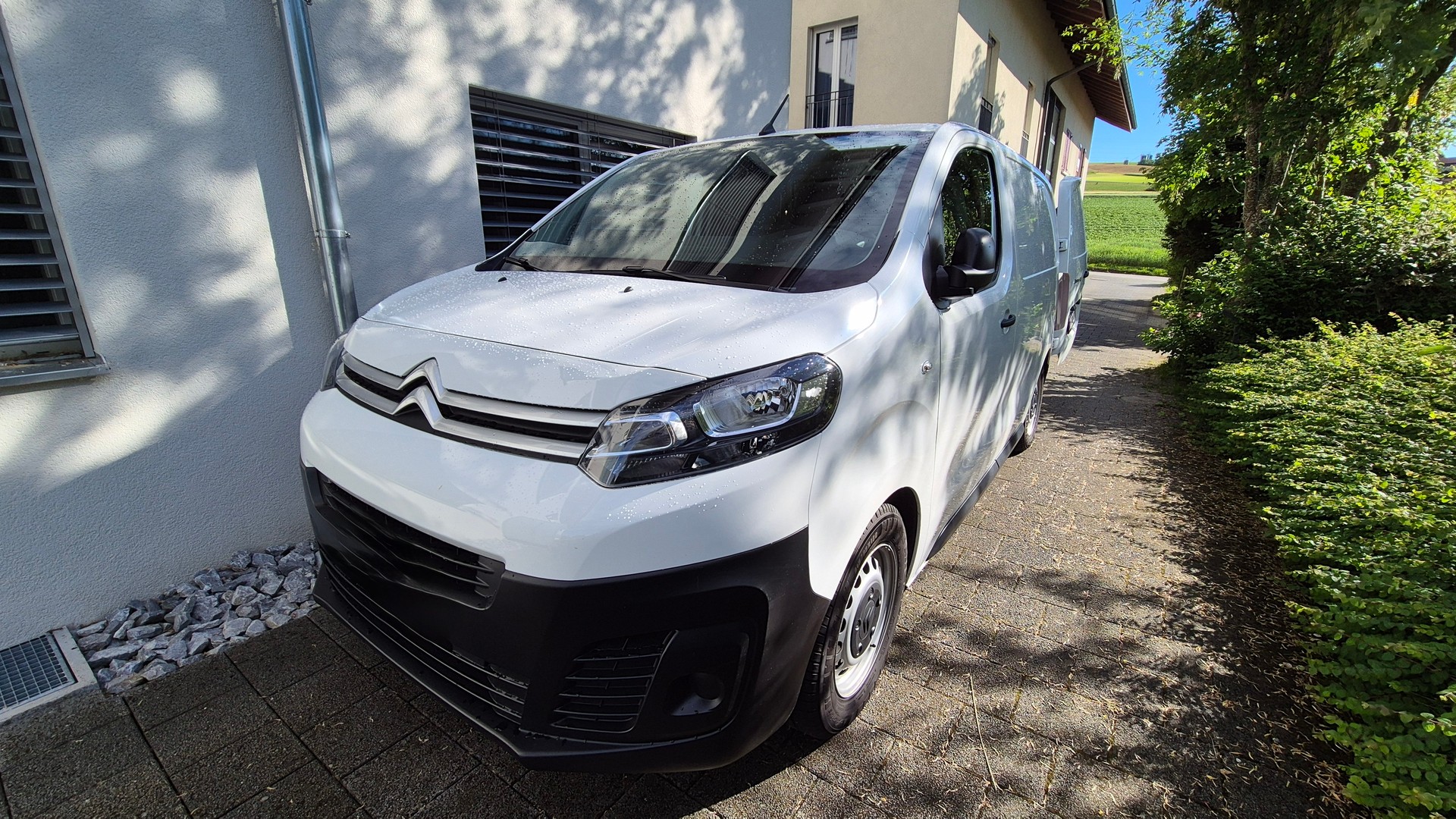 CITROEN 1.6 BlueHDi 95 Attraction-image-0