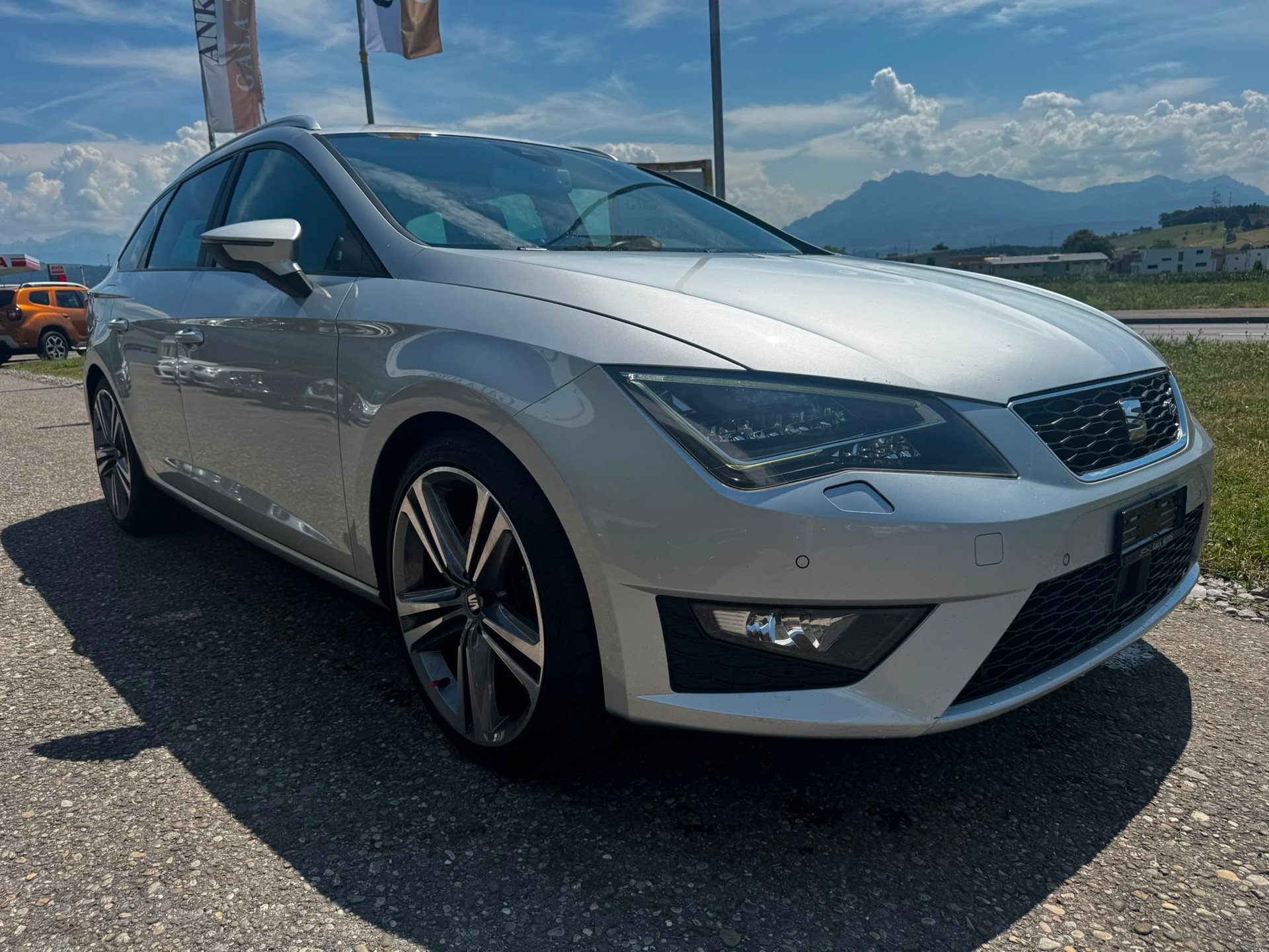 SEAT Leon ST 2.0 TDI FR Viva DSG-image-2