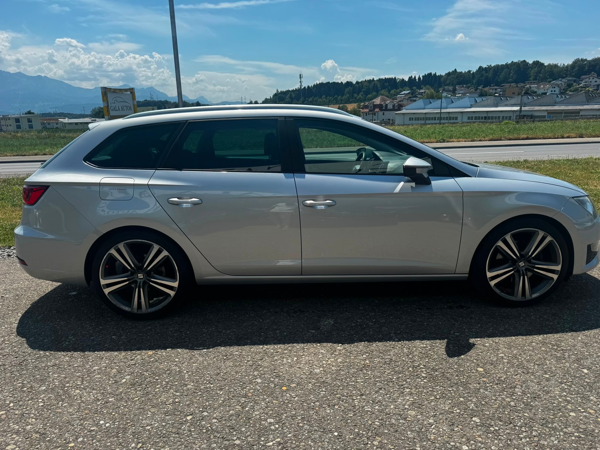SEAT Leon ST 2.0 TDI FR Viva DSG-image-6