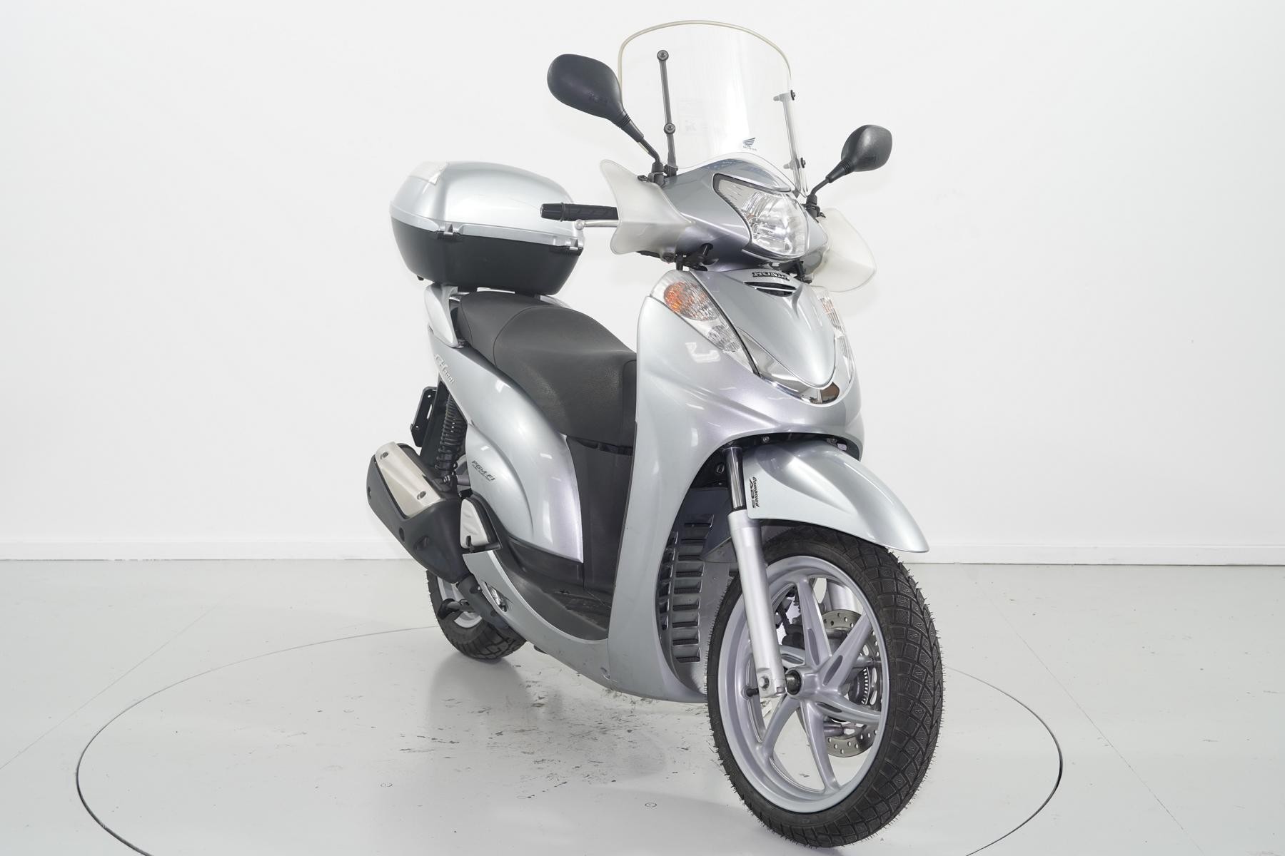 HONDA SH 300 ABS-showroom-element-1