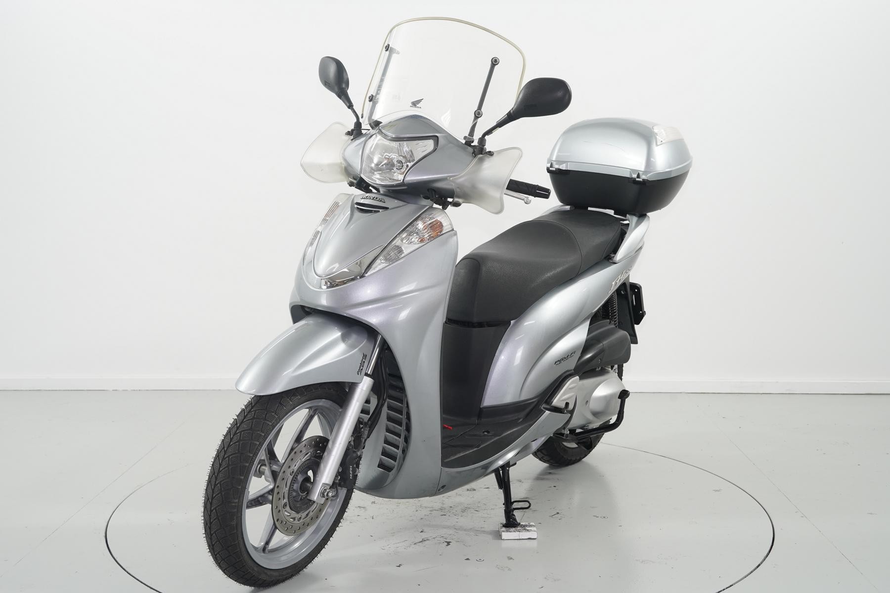 HONDA SH 300 ABS-showroom-element-2