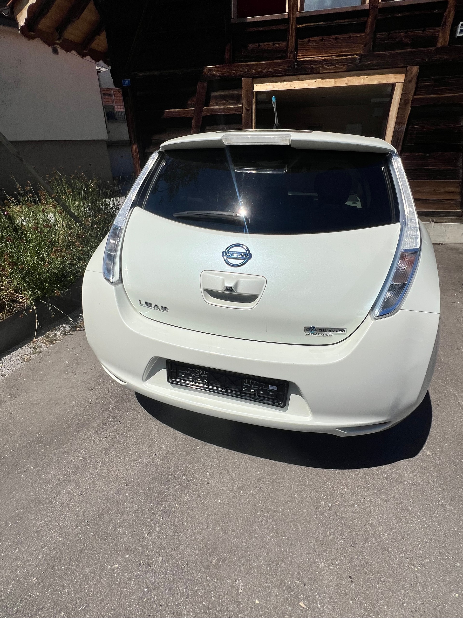 NISSAN Elektro-image-1