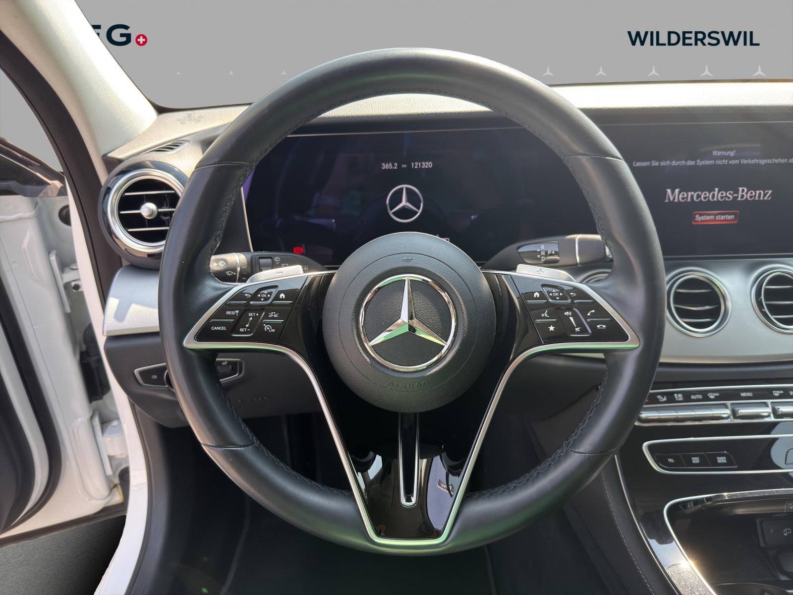 MERCEDES-BENZ E 220 d T 4Matic Swiss Star 9G-Tronic-image-8
